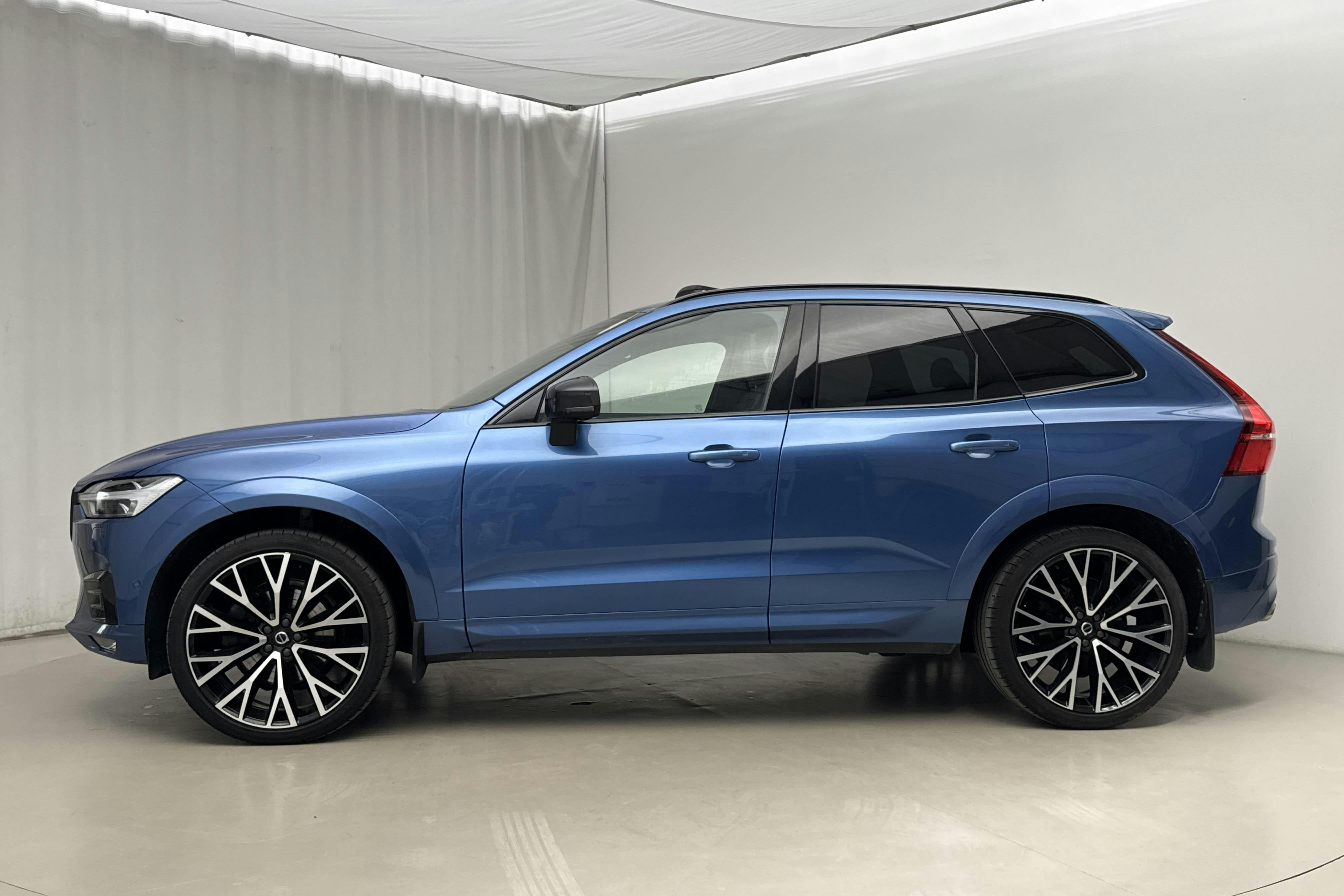 Presentation photo 2 of 22: Volvo XC60 B4 AWD Mildhybrid, Diesel (197hk) - 116 560 km - Automatic - blue - 2021