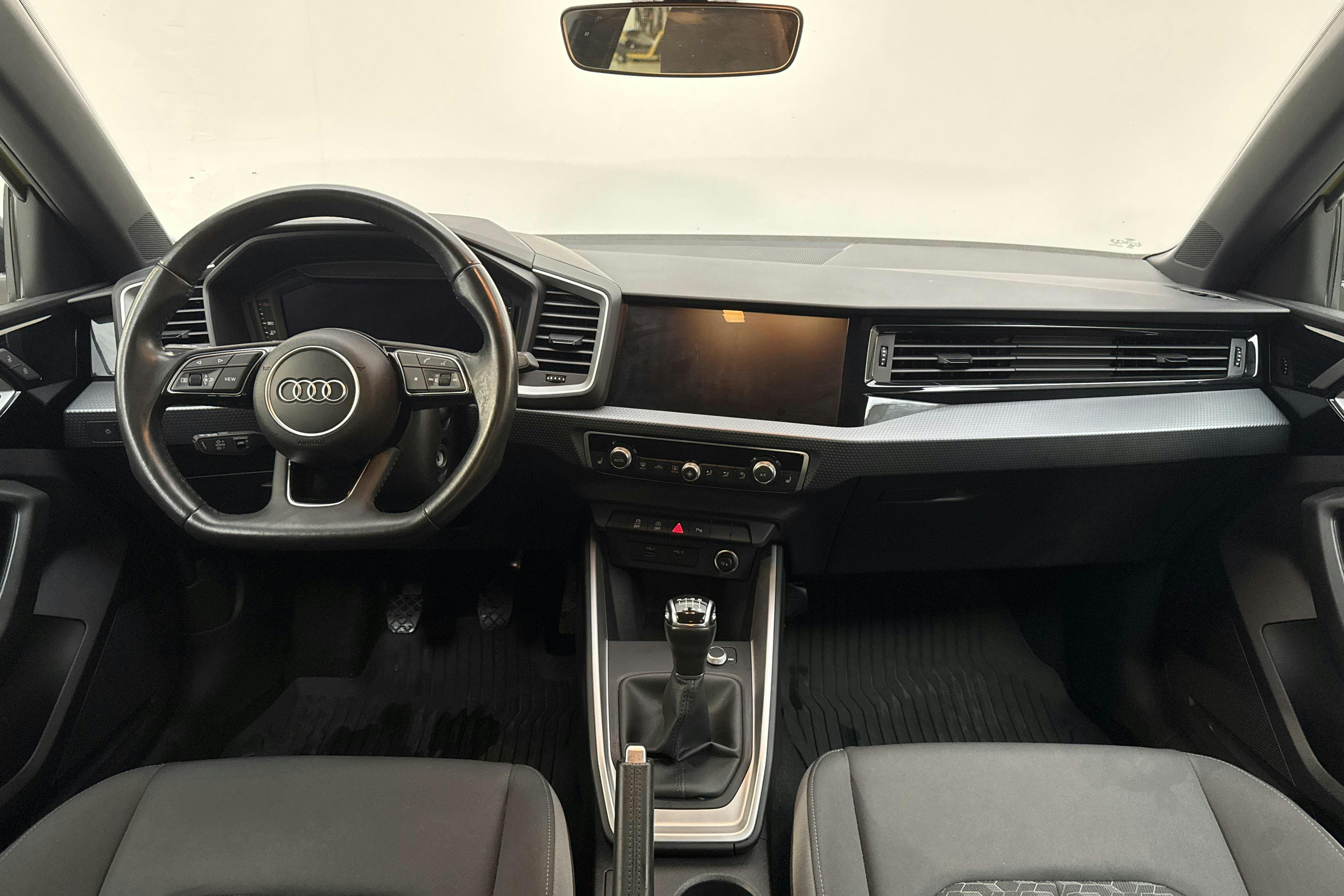 Audi A1 Sportback 30 TFSI (116hk) - 5 892 mil - Manuell - gul - 2020