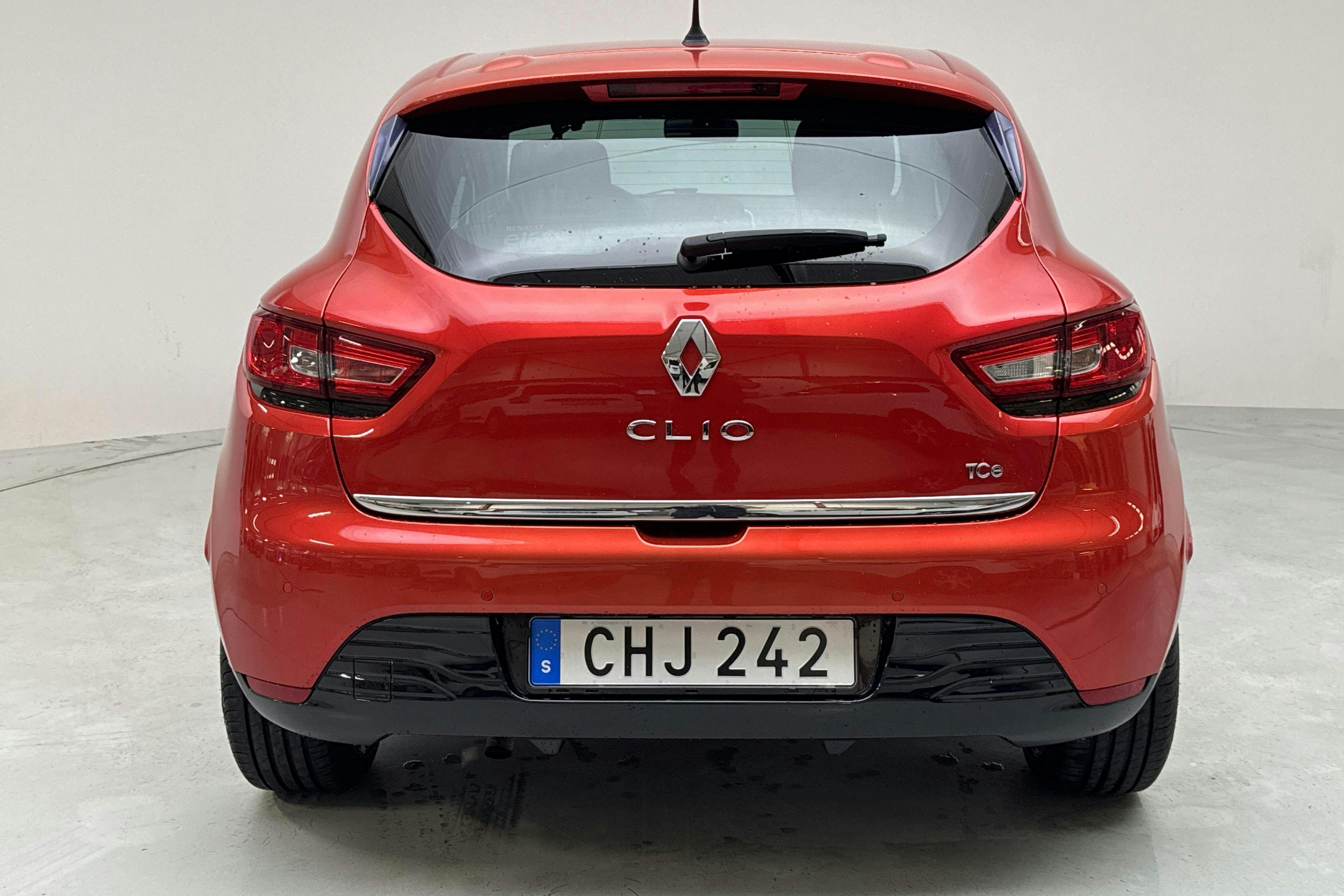 Renault Clio IV 0.9 TCe 90 5dr (90hk) - 8 478 mil - Manuell - röd - 2016