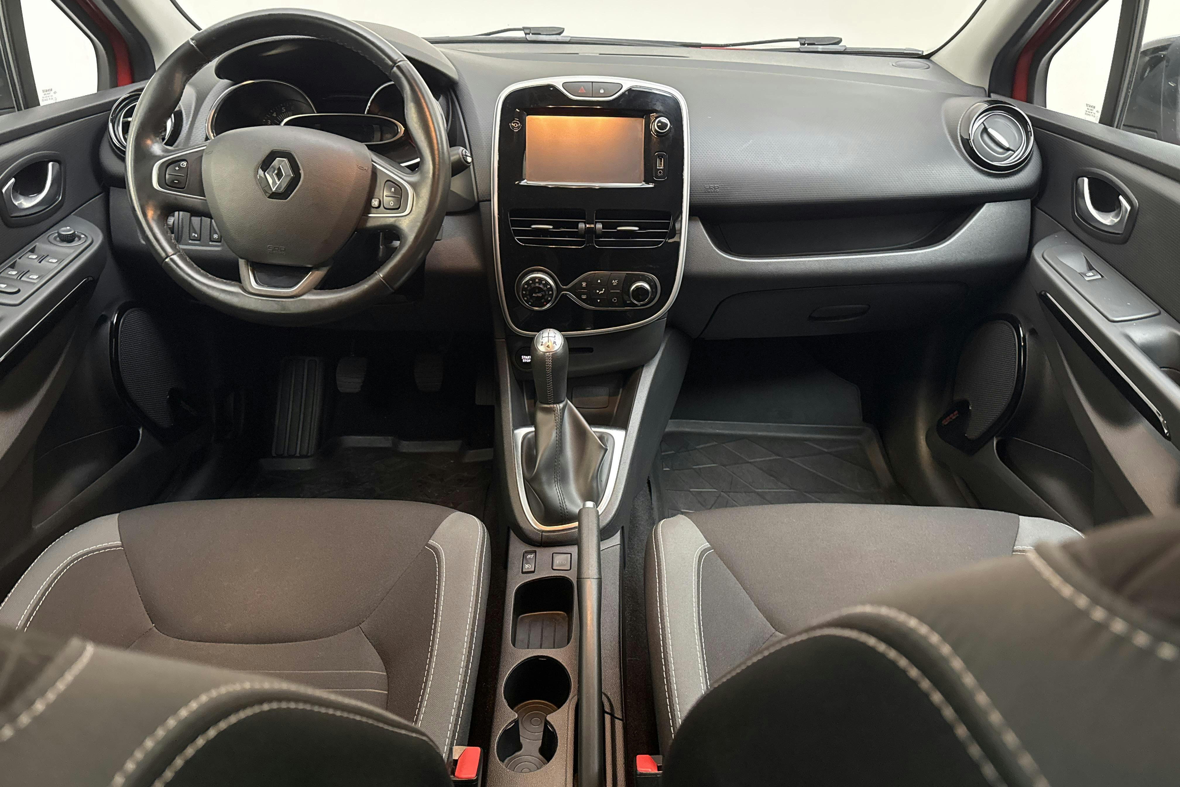 Renault Clio IV 0.9 TCe 90 5dr (90hk) - 8 478 mil - Manuell - röd - 2016