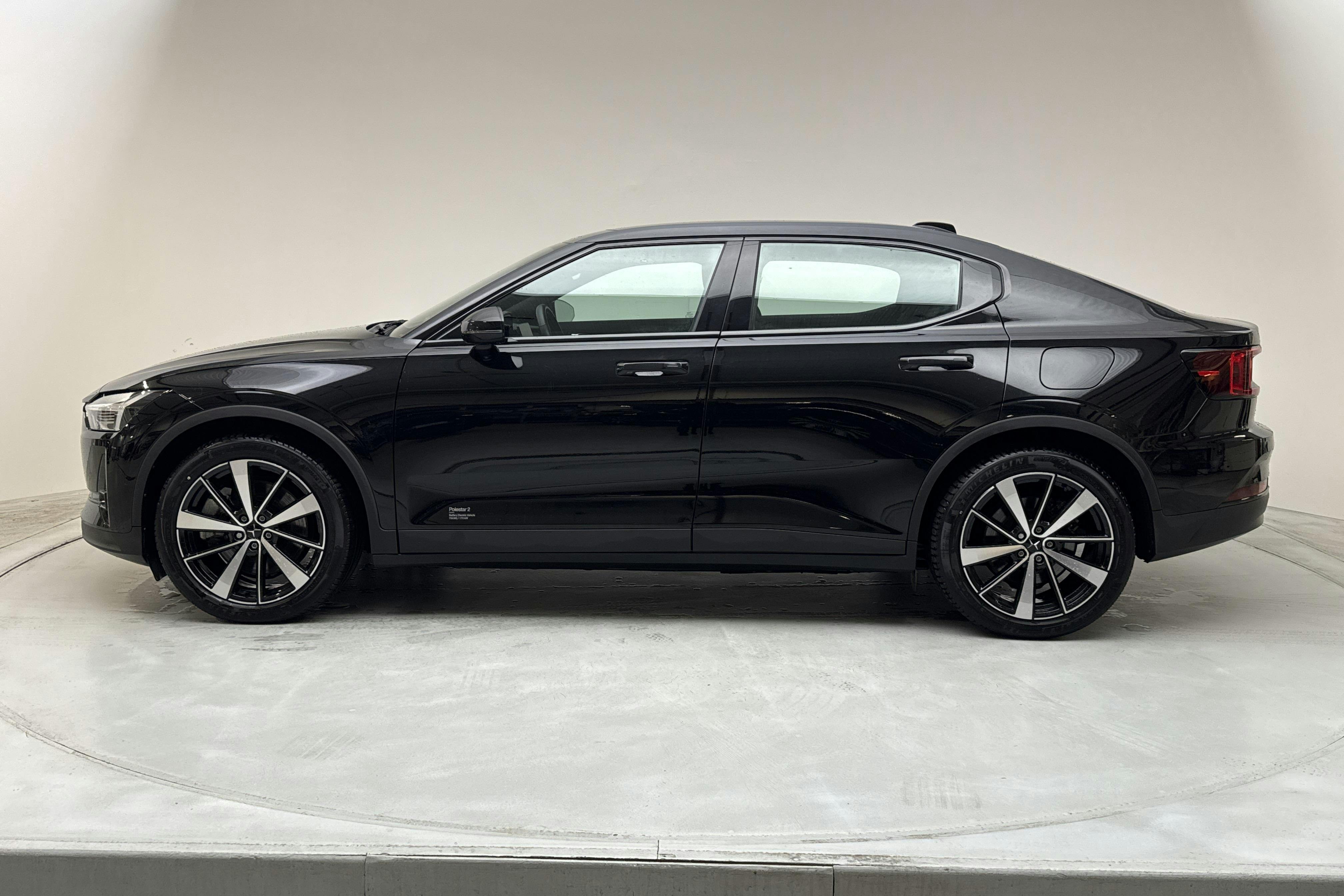 Presentationsfoto 2 av 16: Polestar 2 Long range Single motor (231hk) - 5 521 mil - Automat - svart - 2022