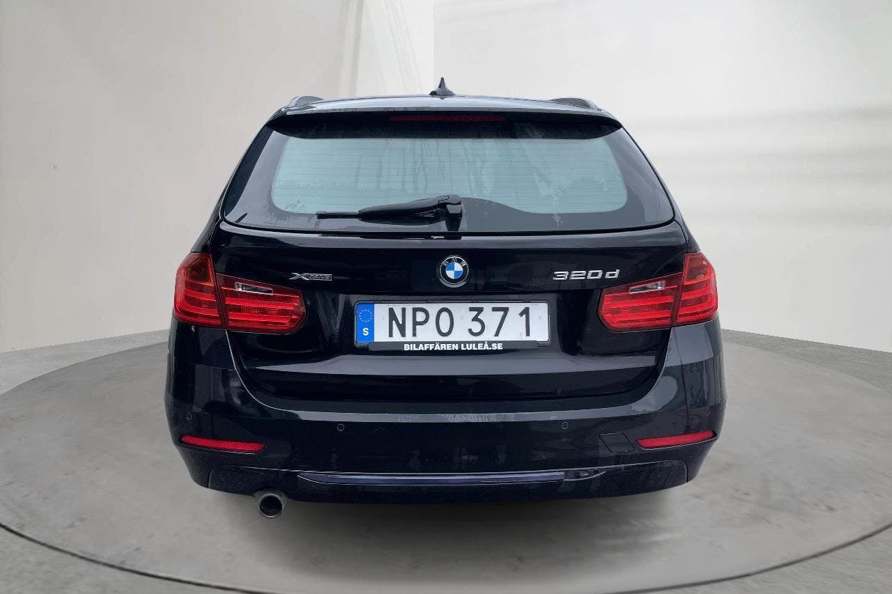 BMW 320d xDrive Touring, F31 (184hk) - 247 810 km - Käsitsi - must - 2015