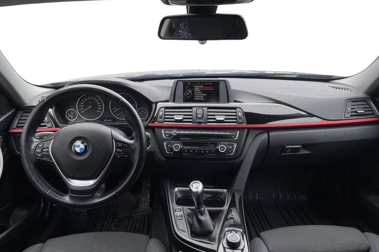 BMW 320d xDrive Touring, F31 (184hk) - 247 810 km - Käsitsi - must - 2015