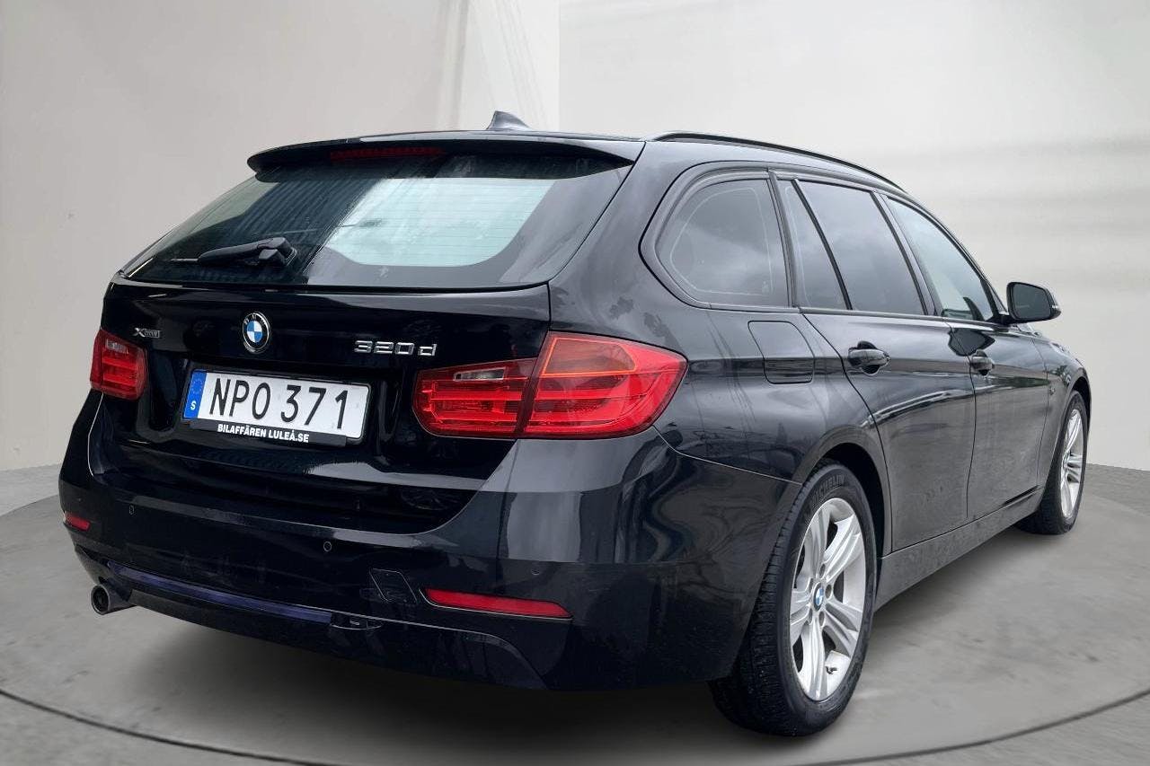 BMW 320d xDrive Touring, F31 (184hk) - 247 810 km - Käsitsi - must - 2015