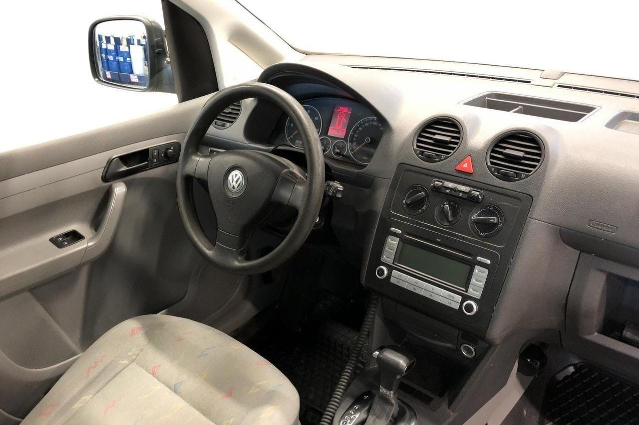 VW Caddy 1.9 TDI Skåp (105hk) - 141 060 km - Automaatne - valge - 2009