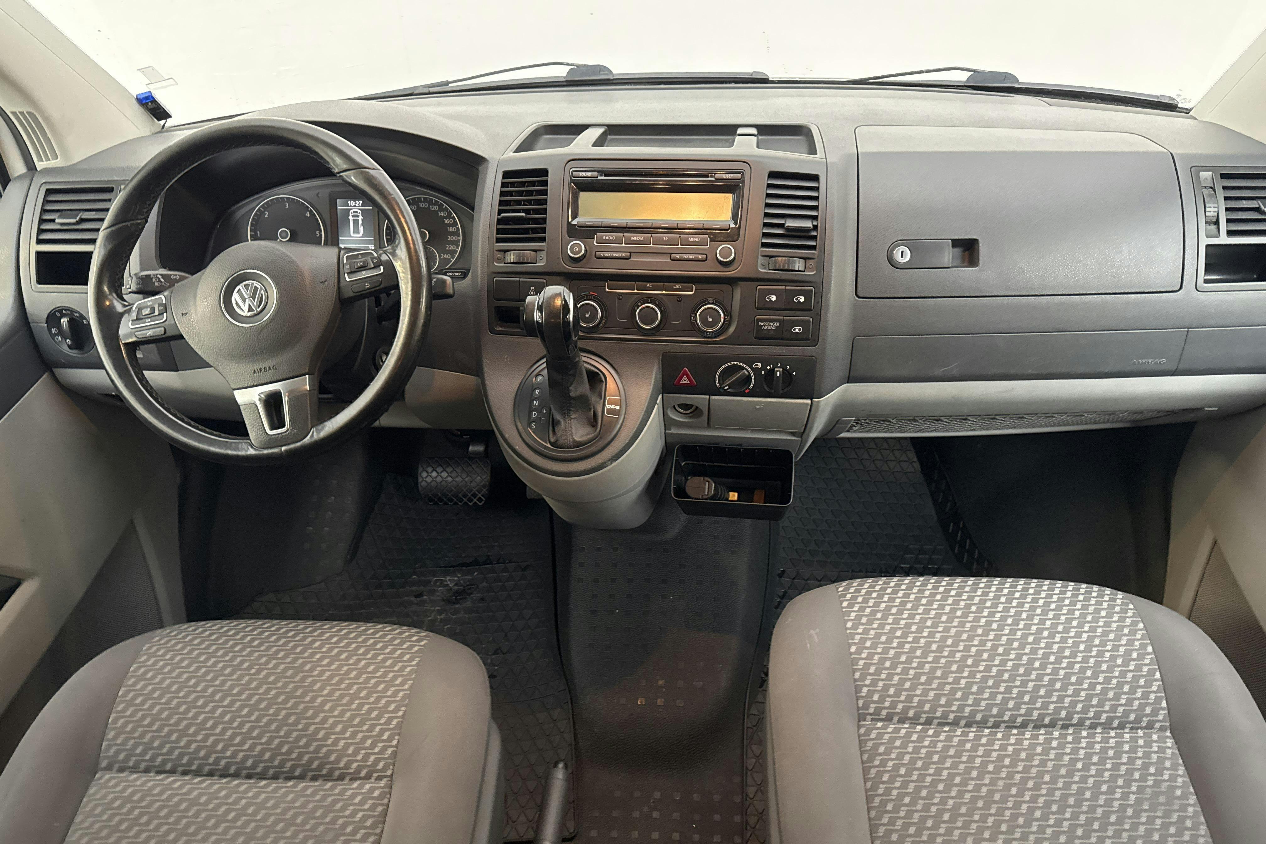 VW Transporter Kombi T5 2.0 TDI 4MOTION (180hk) - 16 754 mil - Automat - vit - 2010