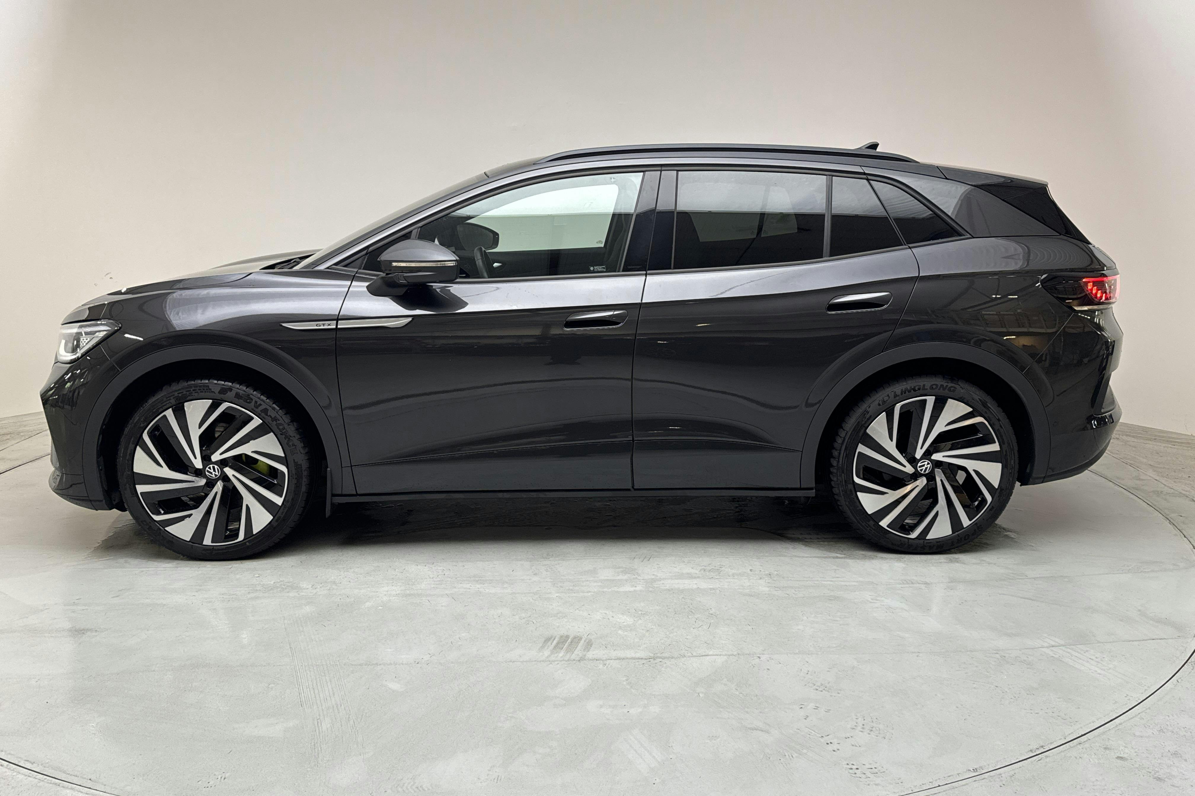 Esitlusfoto 2 aadressil 18: VW ID.4 GTX 77kWh AWD (299hk) - 36 780 km - Automaatne - Dark Grey - 2022