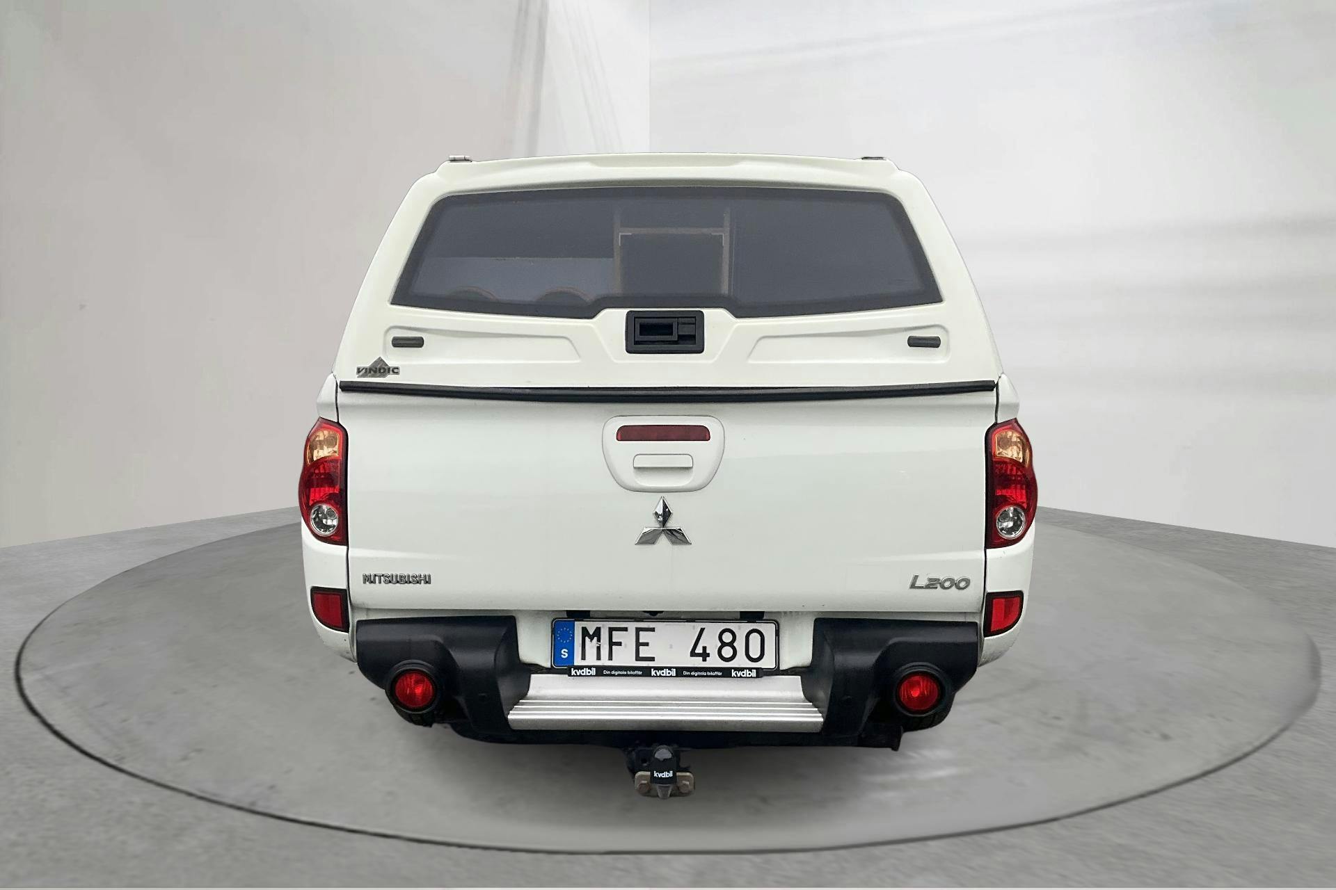 Mitsubishi L200 2.5 DI-D (178hk) - 17 020 mil - Manuell - vit - 2012