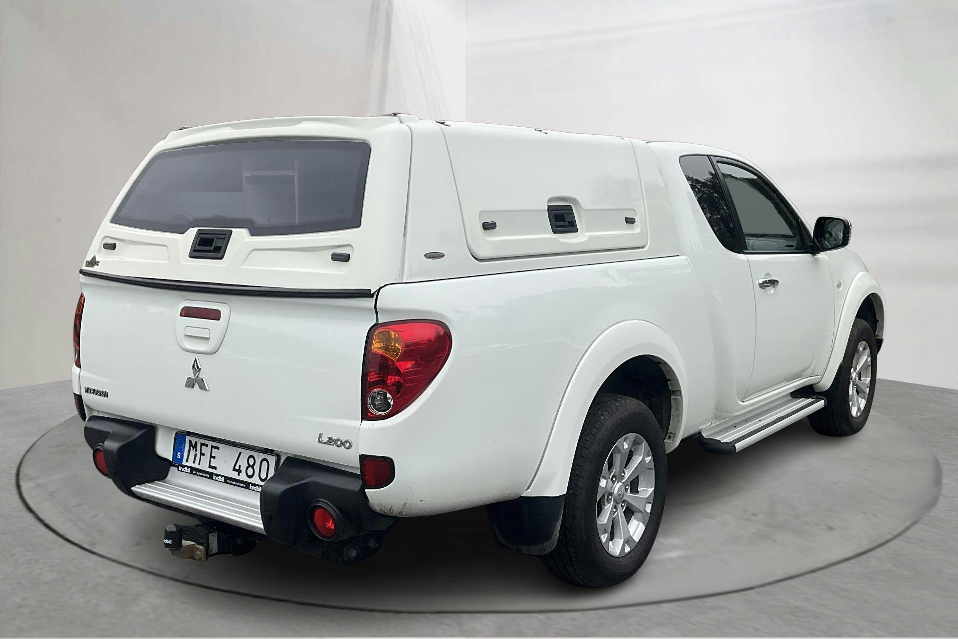 Mitsubishi L200 2.5 DI-D (178hk) - 17 020 mil - Manuell - vit - 2012