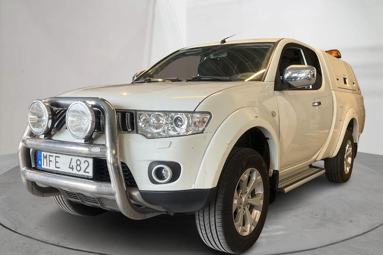 Mitsubishi L200 2.5 DI-D (178hk) - 15 017 mil - Manuell - vit - 2012