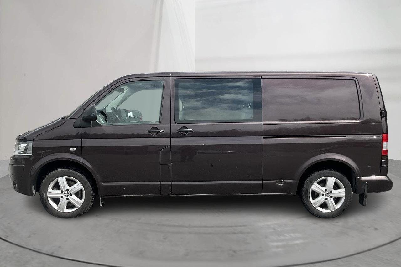 Esitlusfoto 2 aadressil 13: VW Transporter Kombi T5 2.0 TDI 4MOTION (180hk) - 275 910 km - Automaatne - Dark Brown - 2013
