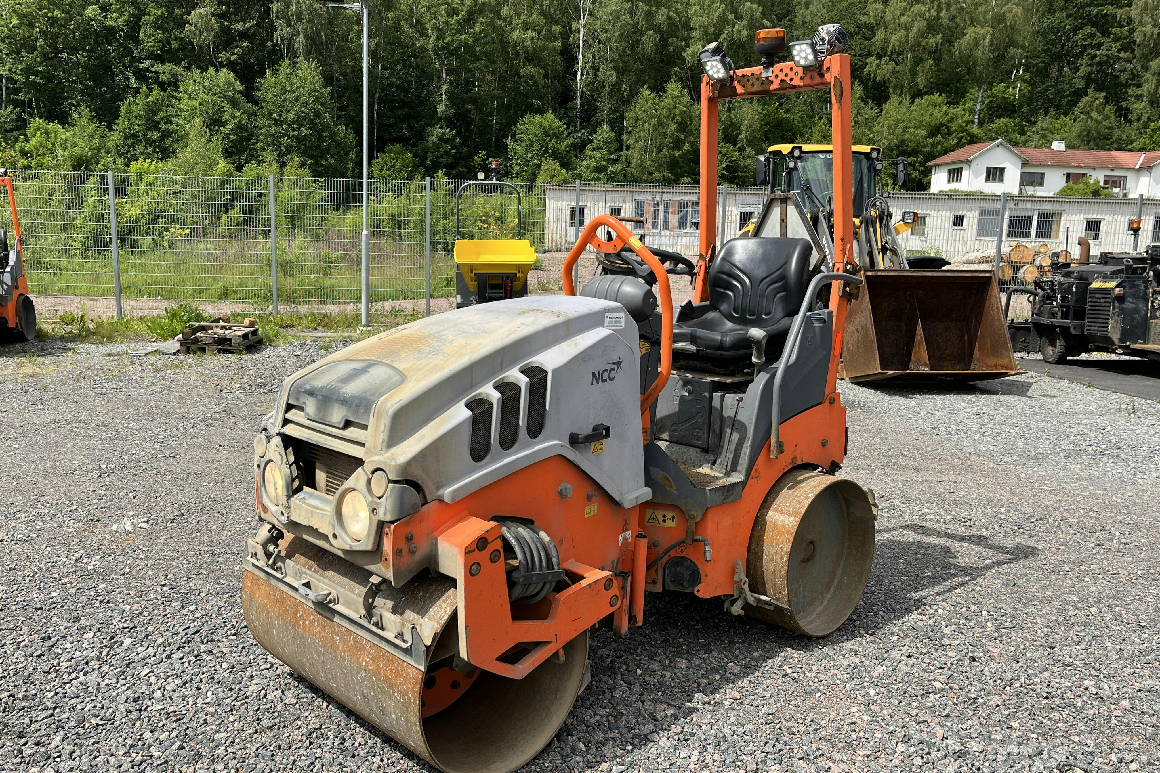 Presentation photo 1 of 47: HAMM HD8VV - 0 km - 2016