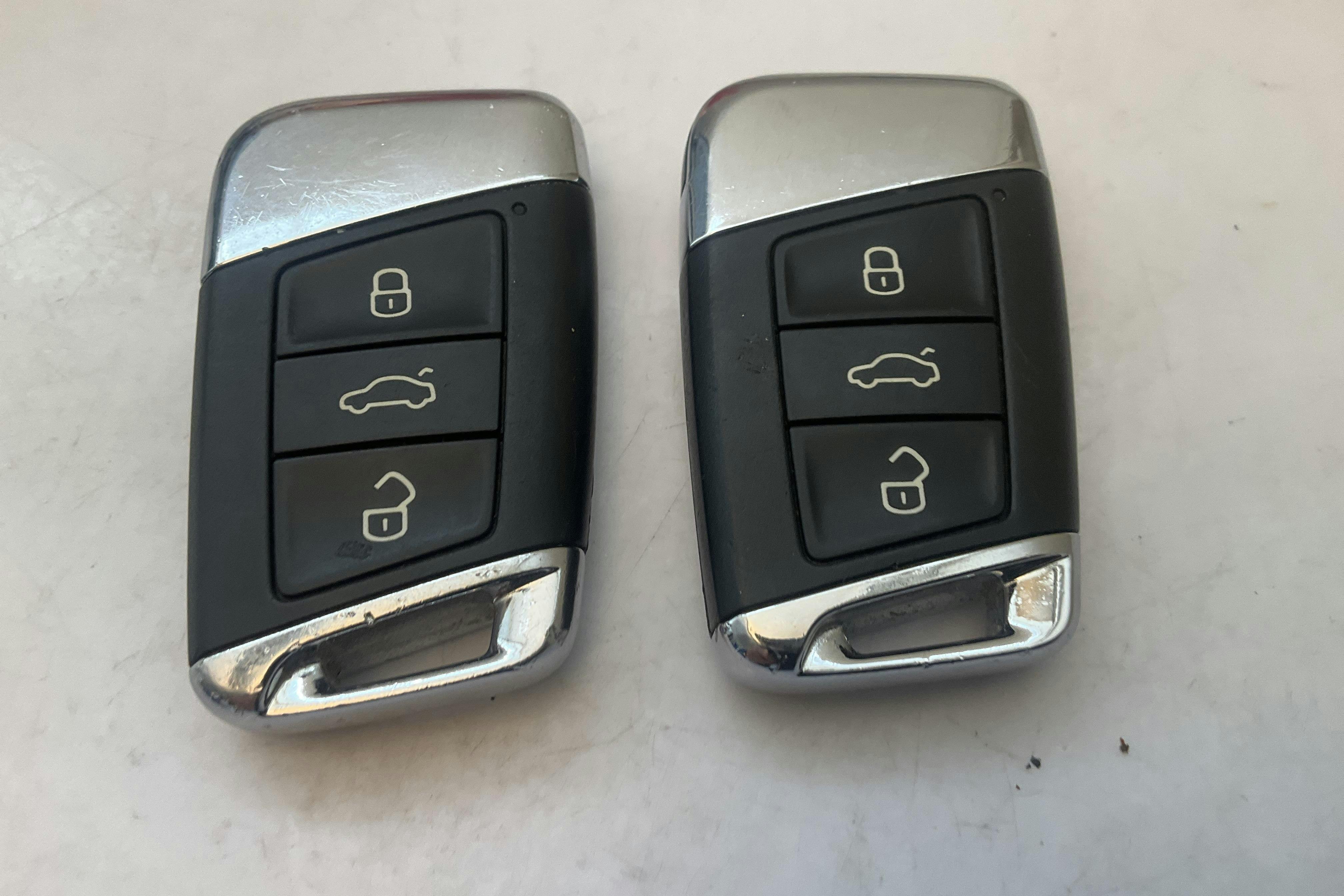 Presentationsfoto 13 av 13: VW Passat 2.0 TDI Sportscombi 4MOTION (190hk) - 23 195 mil - Automat - vit - 2015