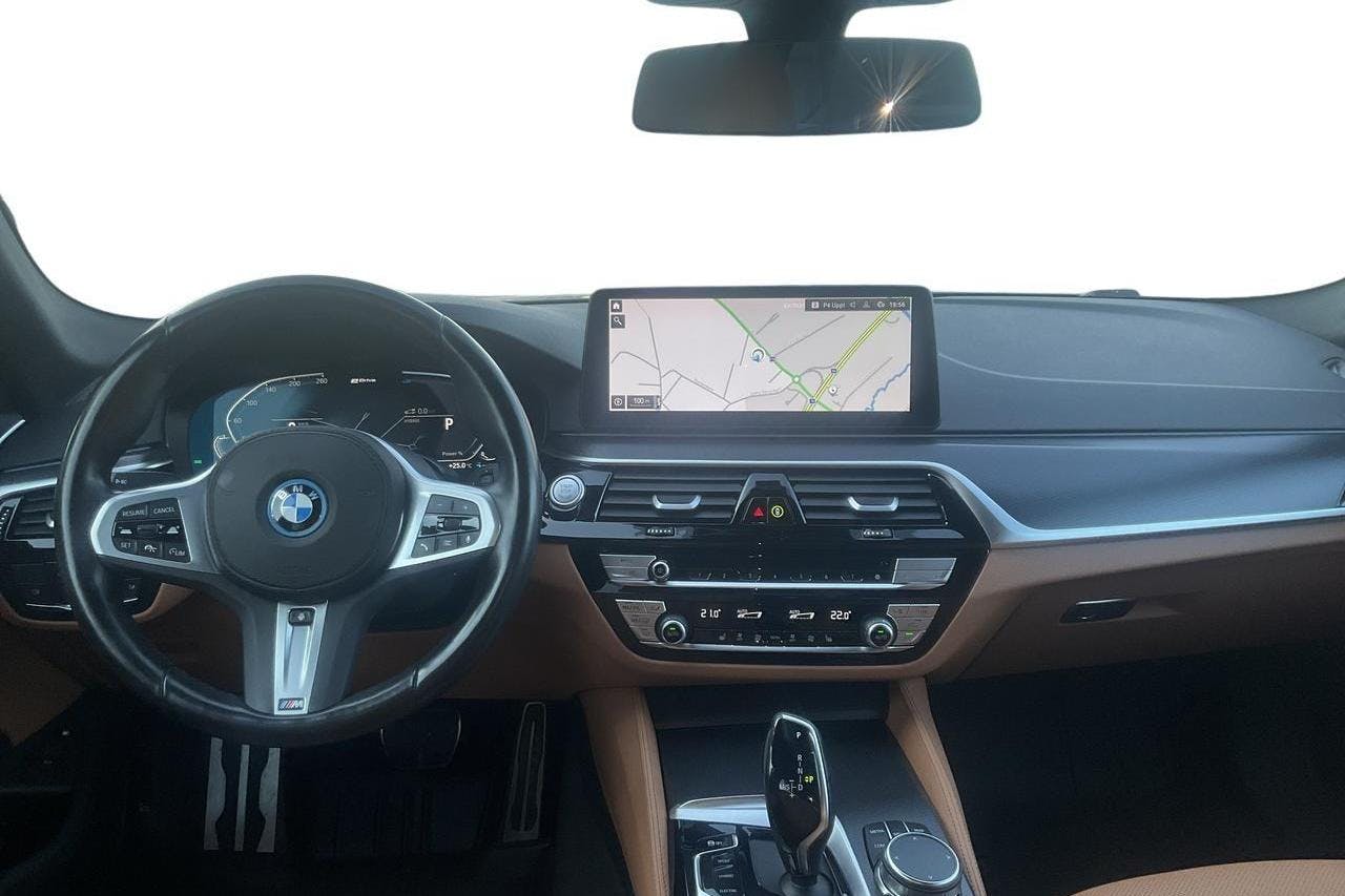 BMW 530e xDrive Touring, G31 12kWh LCI (292hk) - 89 800 km - Automaatne - hall - 2023