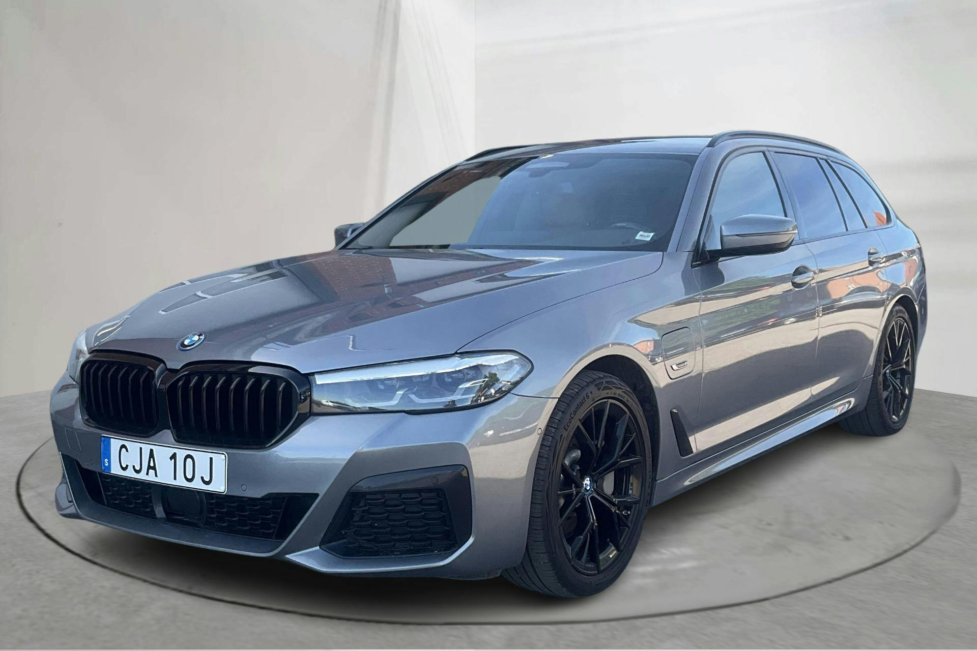 BMW 530e xDrive Touring, G31 12kWh LCI (292hk) - 8 980 mil - Automat - grå - 2023