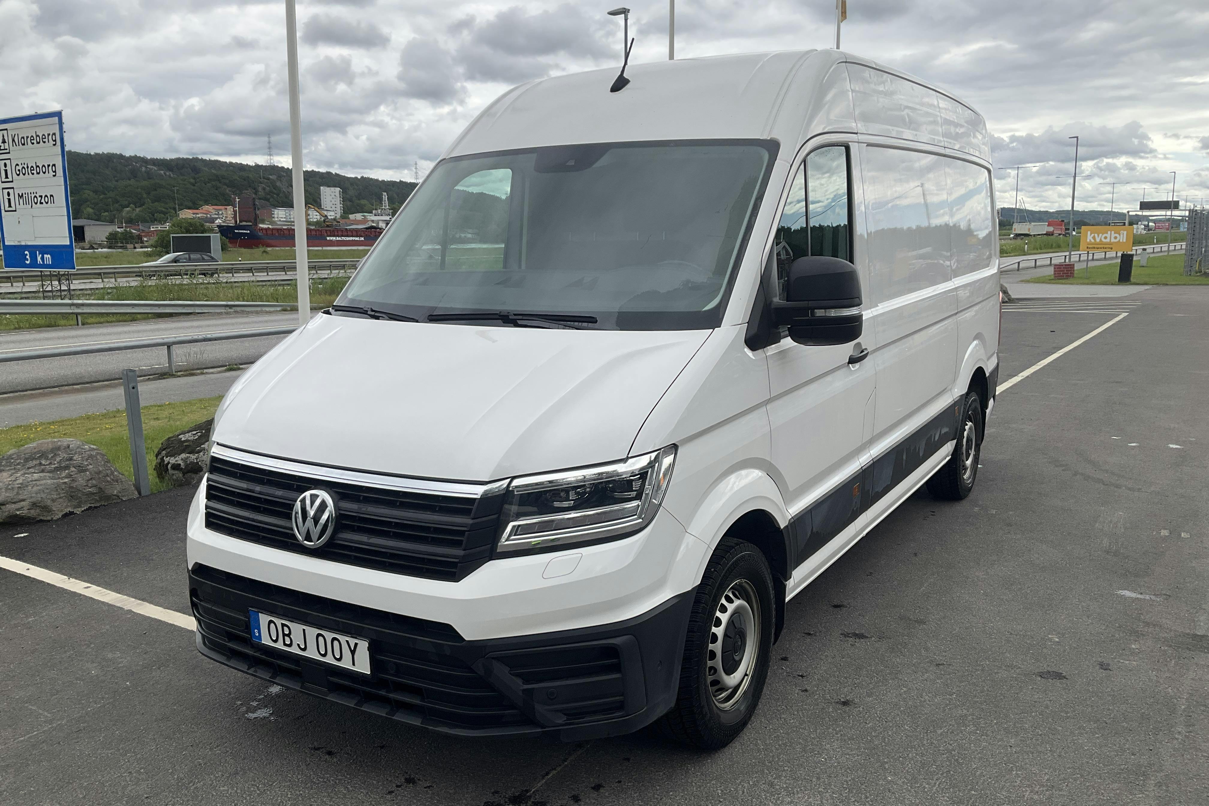 Presentation photo 1 of 11: VW Crafter 35 2.0 TDI Skåp (177hk) - 31 860 km - Automatic - white - 2023