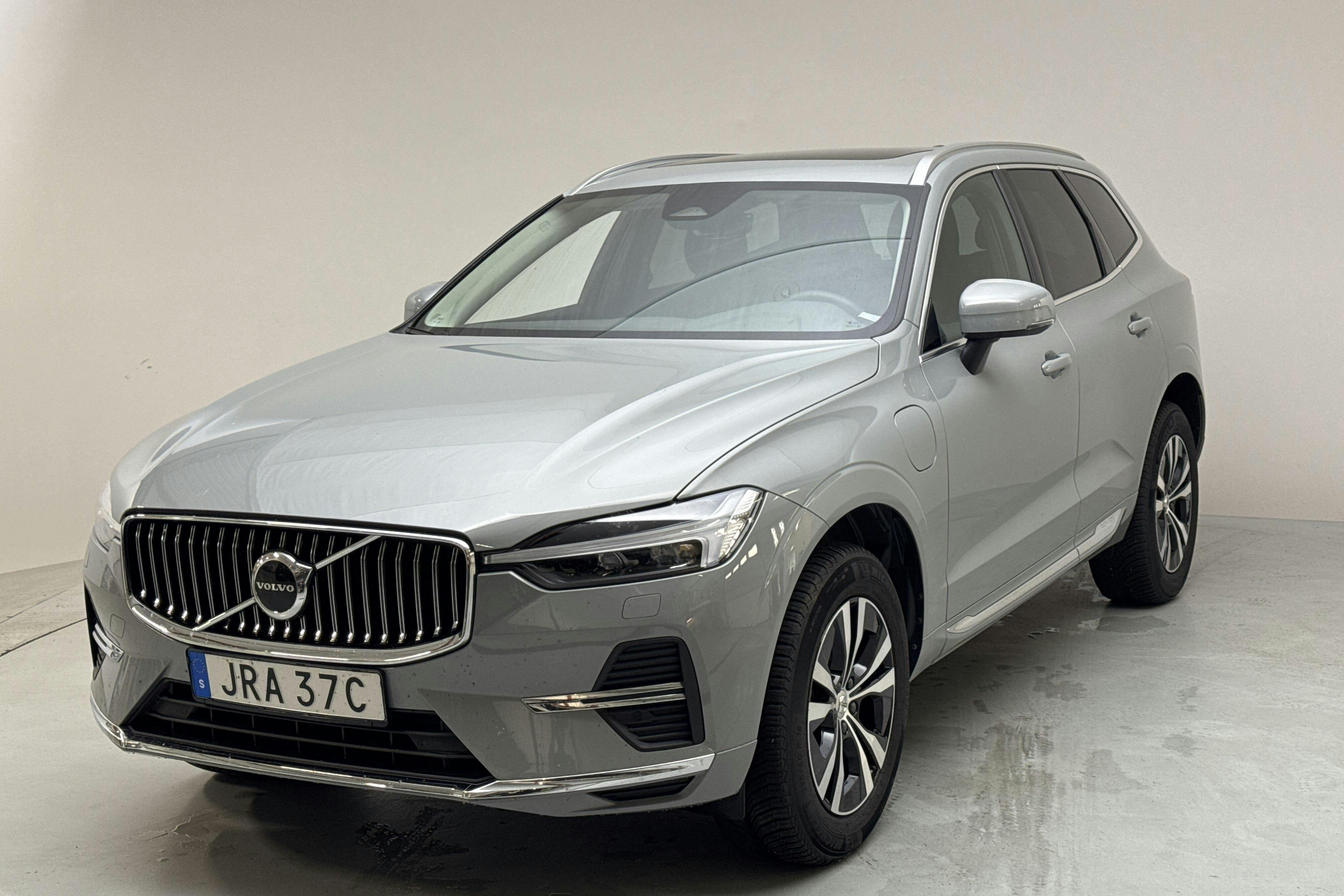 Volvo XC60 T6 AWD Recharge (350hk) - 30 770 km - Automatic - gray - 2024