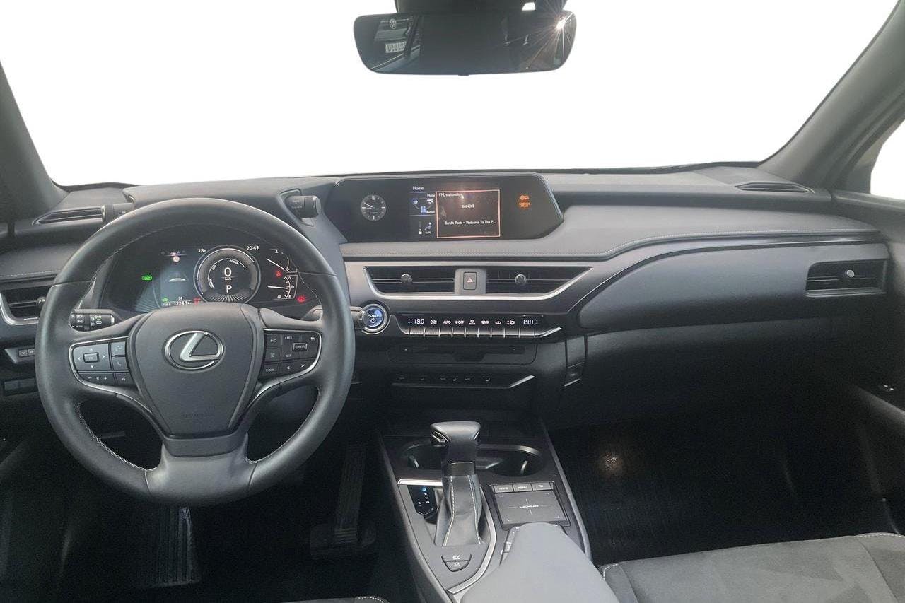 Lexus UX 250h (178hk) - 11 220 km - Automaatne - must - 2022