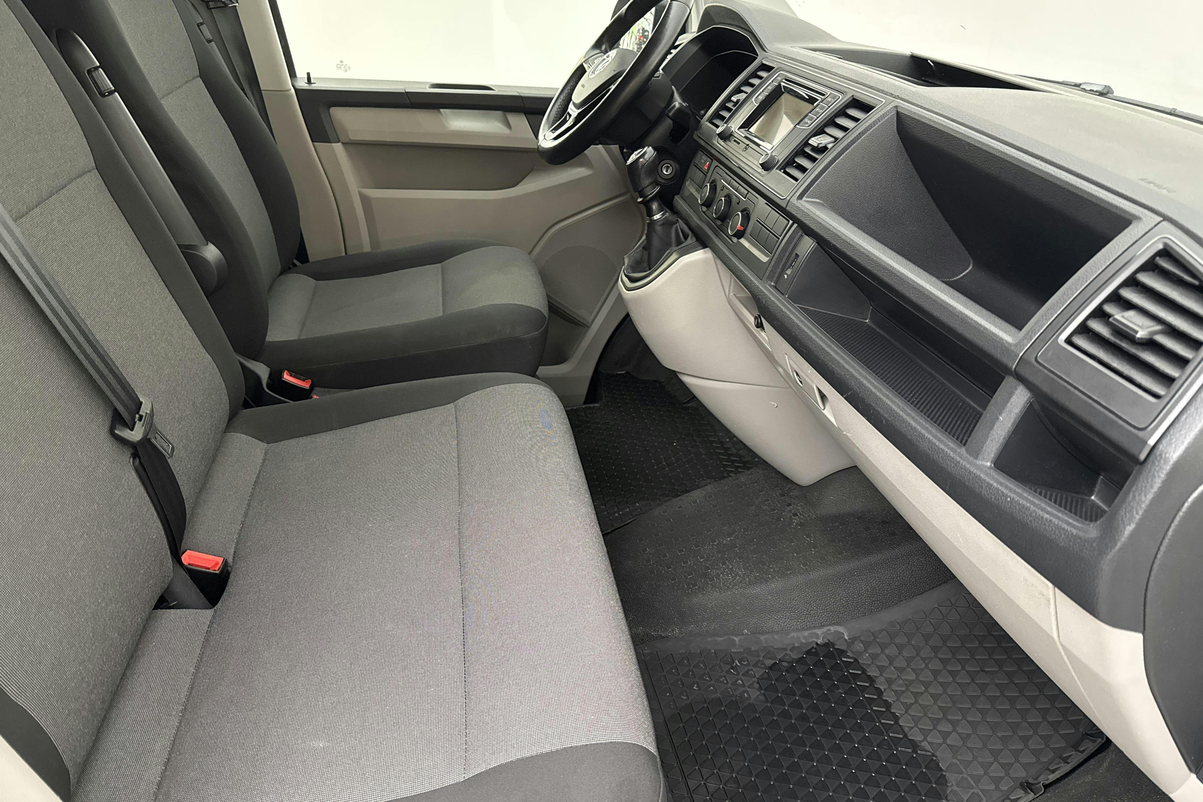 VW Transporter T6 2.0 TDI BMT Skåp (102hk) - 6 298 mil - Manuell - vit - 2018