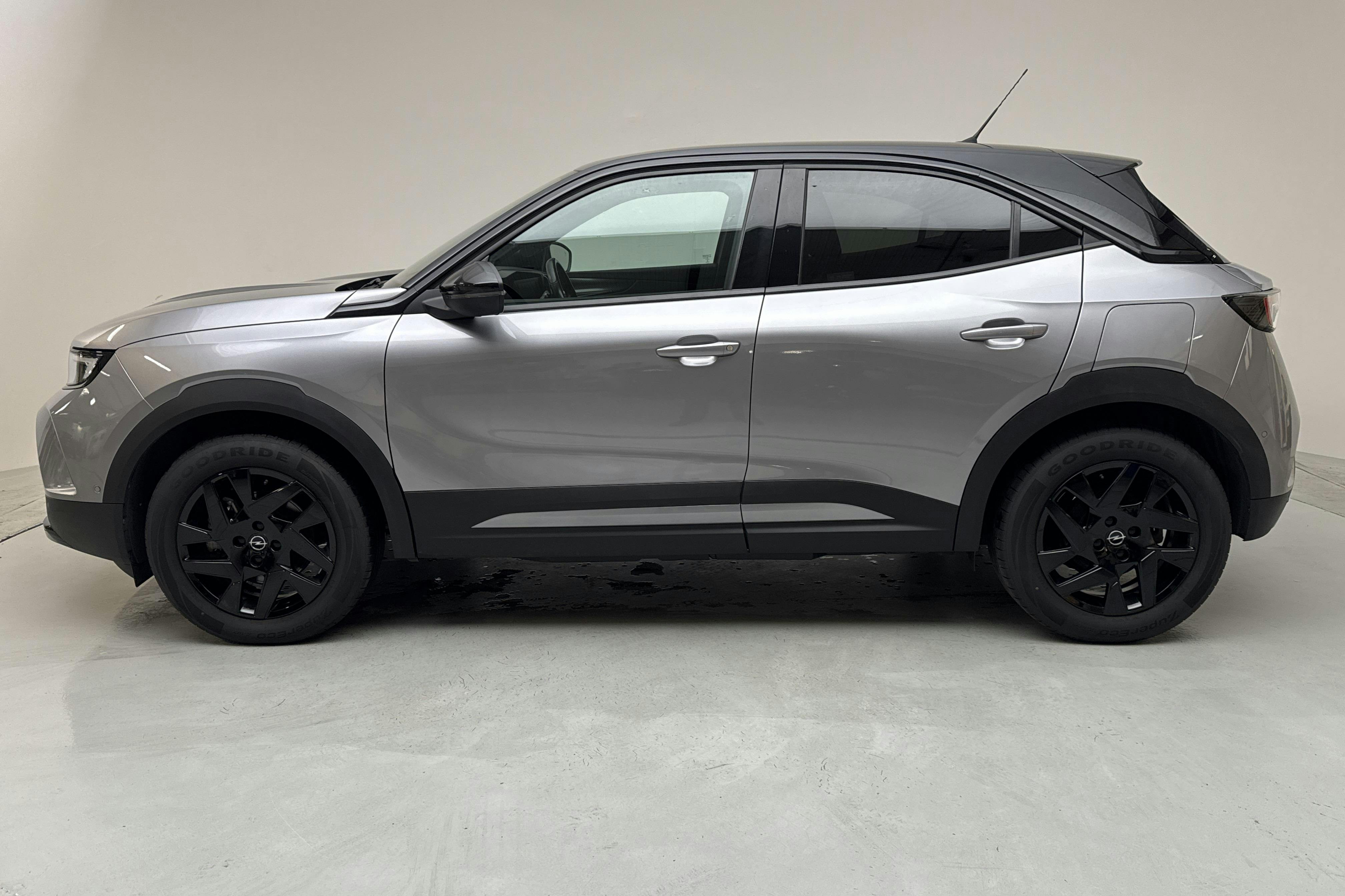 Presentation photo 2 of 13: Opel Mokka-e (136hk) - 55 700 km - Automatic - gray - 2022