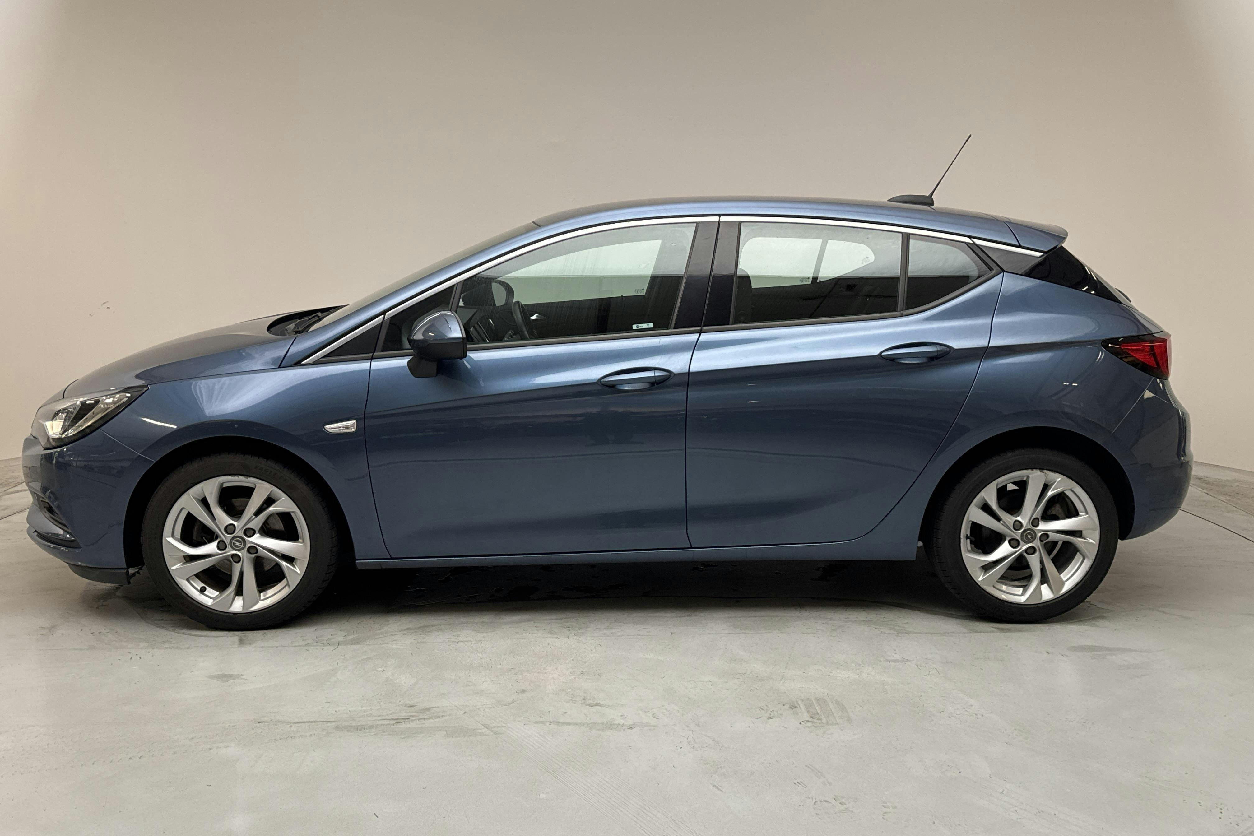 Presentation photo 2 of 12: Opel Astra 1.4 Turbo ECOTEC 5dr (125hk) - 47 980 km - Manual - blue - 2017