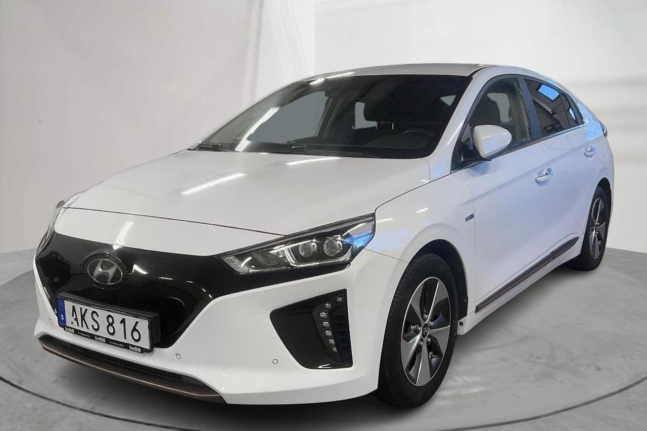 Hyundai IONIQ Electric (120hk) - 5 472 mil - Automat - vit - 2019
