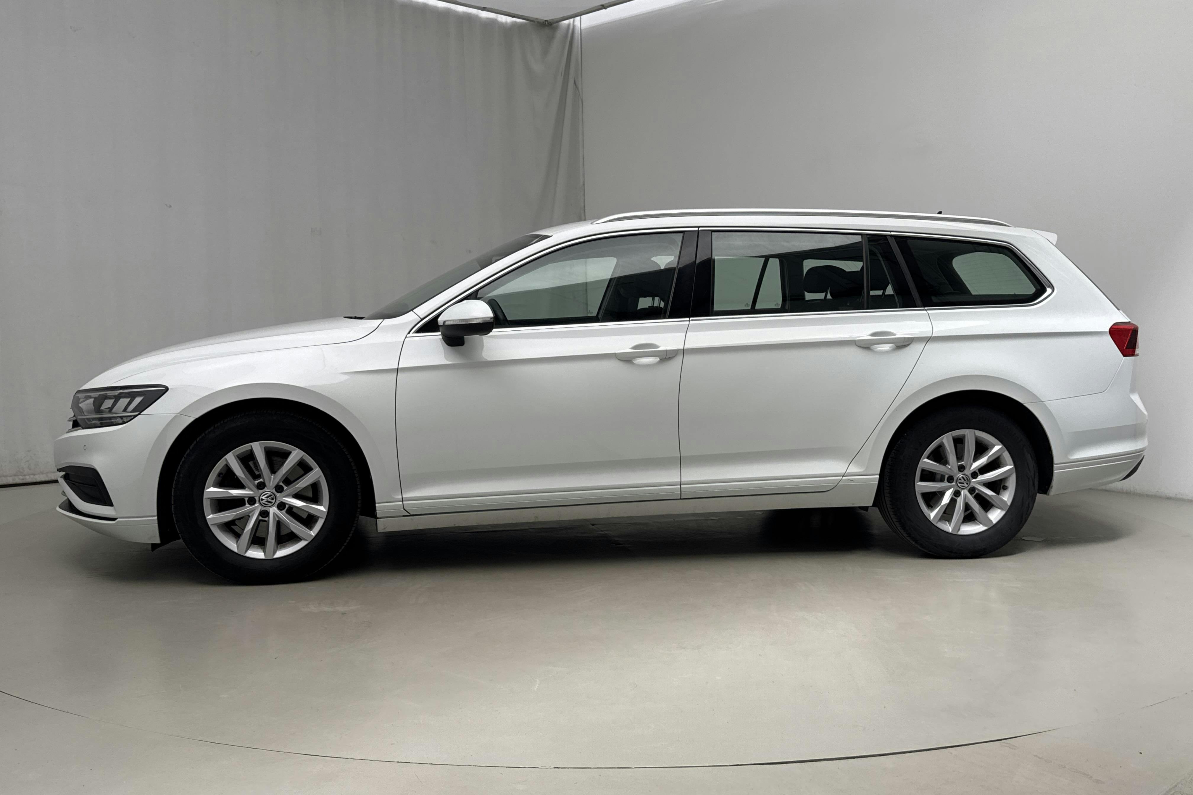Presentation photo 2 of 17: VW Passat 1.5 TSI Sportscombi (150hk) - 71 040 km - Automatic - white - 2020