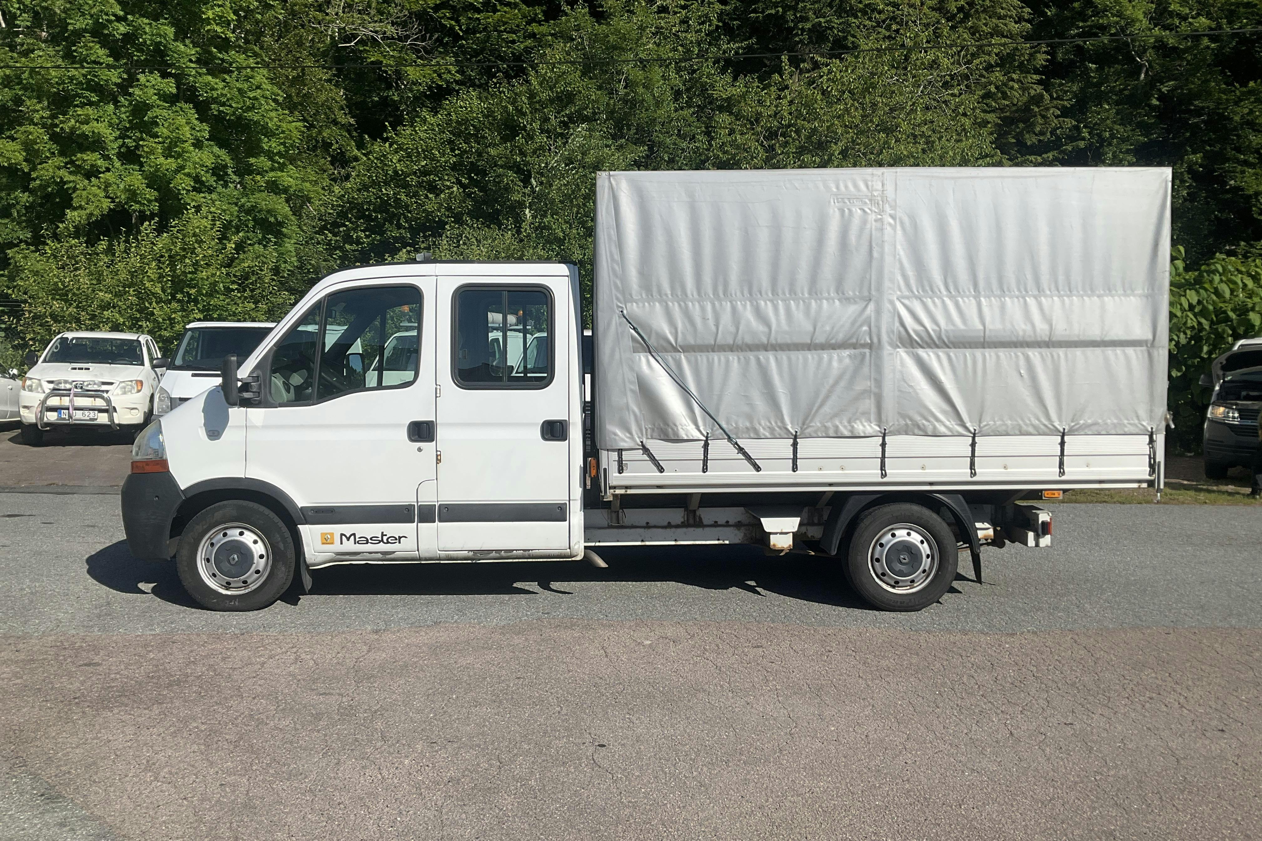 Presentation photo 2 of 11: Renault Master 2.5 dCi Skåp (120hk) - 198 300 km - Manual - white - 2010