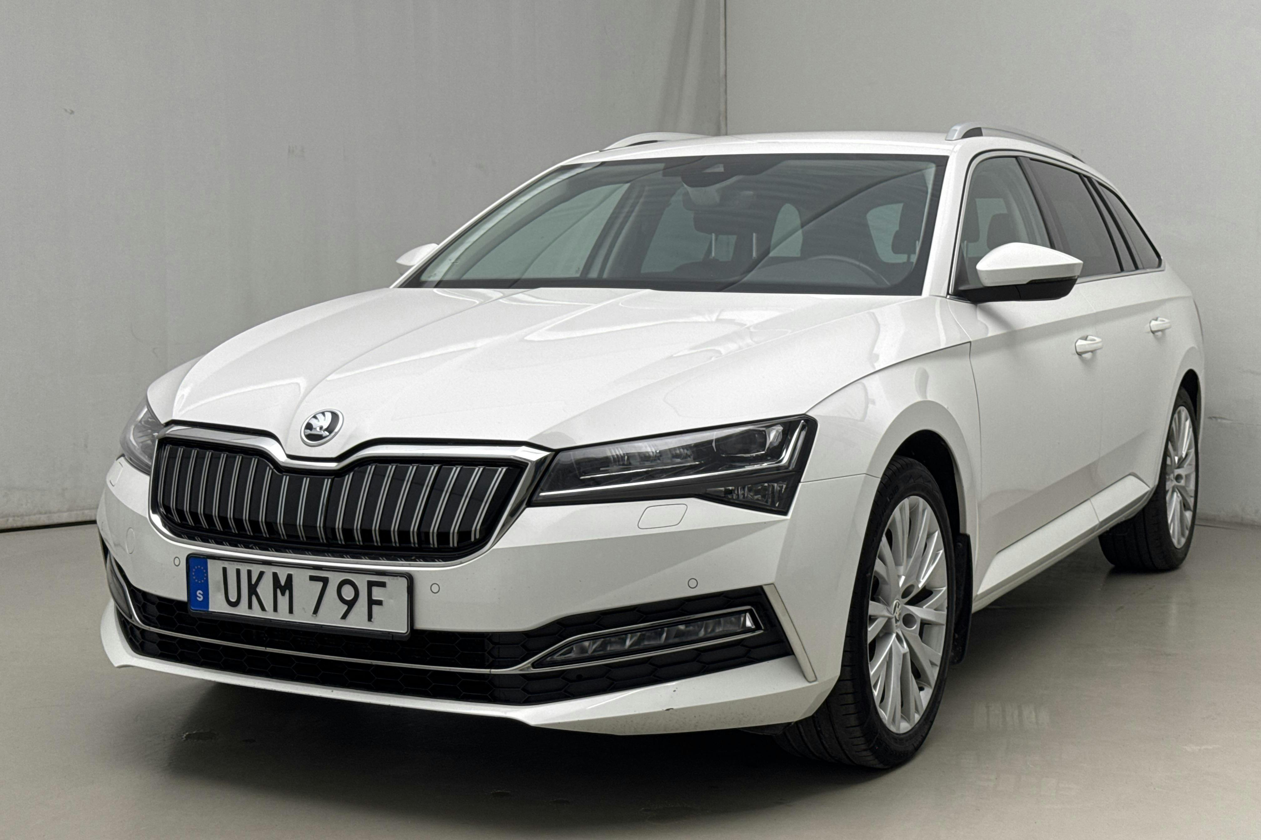 Skoda Superb 1.4 TSI PHEV Kombi (218hk) - 105 030 km - Automatic - white - 2021