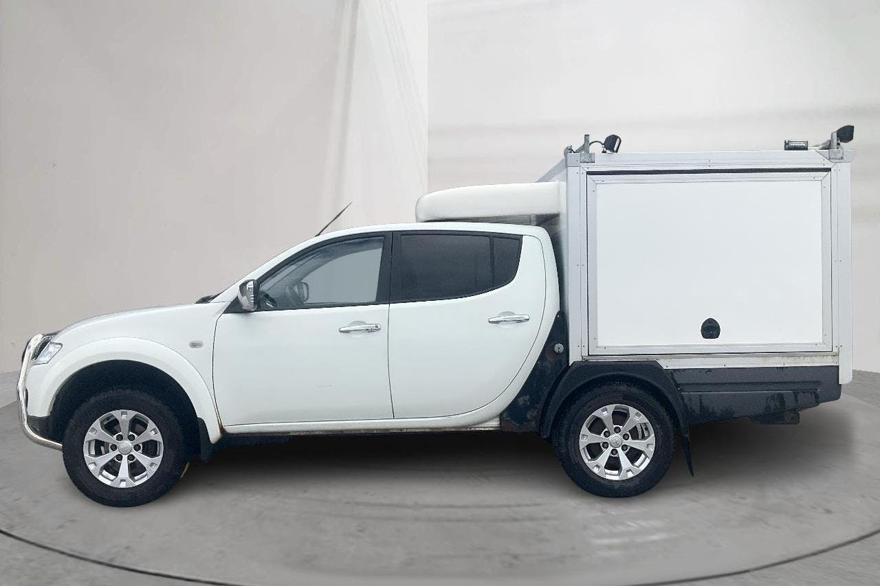 Esitlusfoto 2 aadressil 19: Mitsubishi L200 2.5 DI-D (178hk) - 192 000 km - Automaatne - valge - 2012