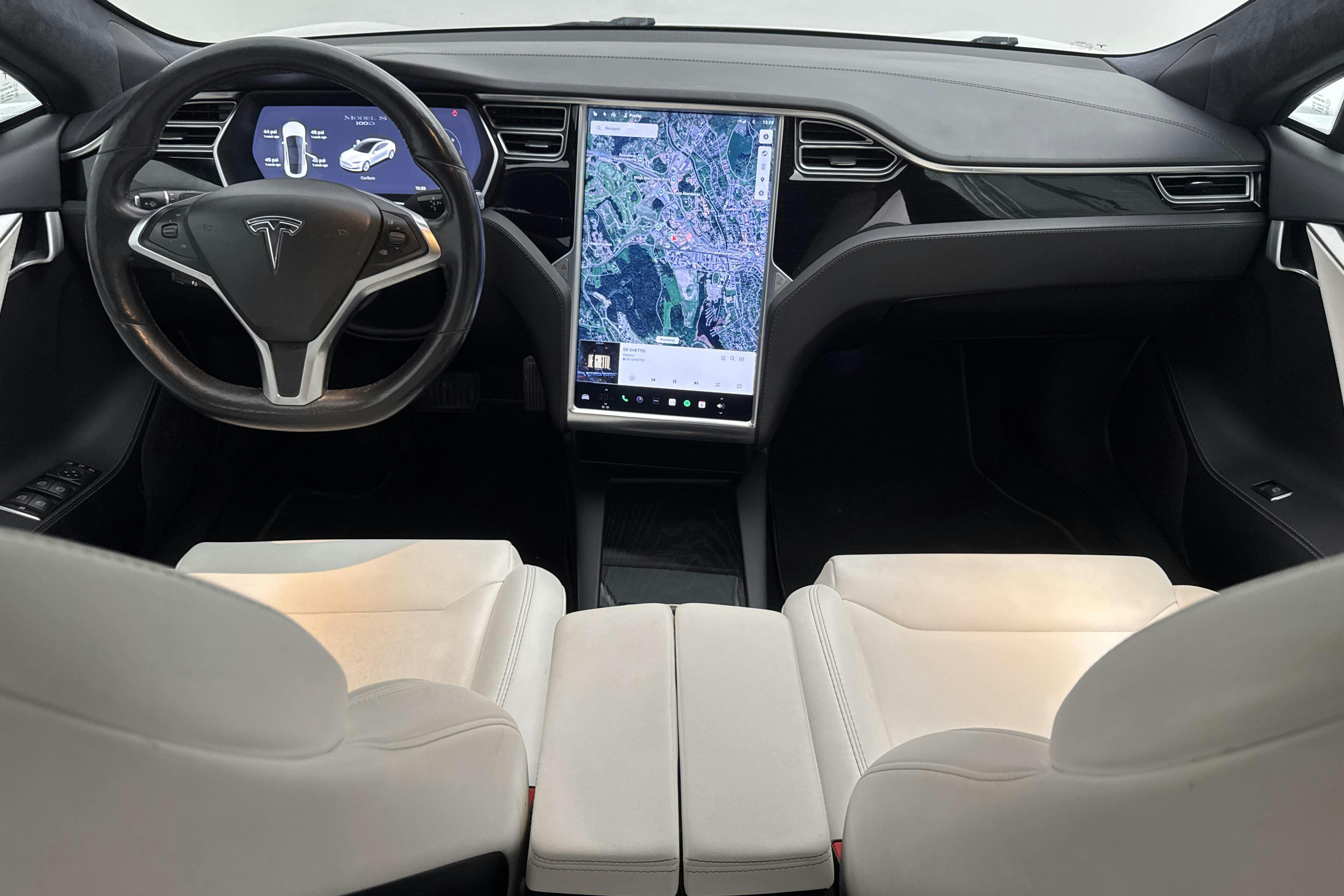 Tesla Model S 100D - 187 300 km - Automaatne - valge - 2018