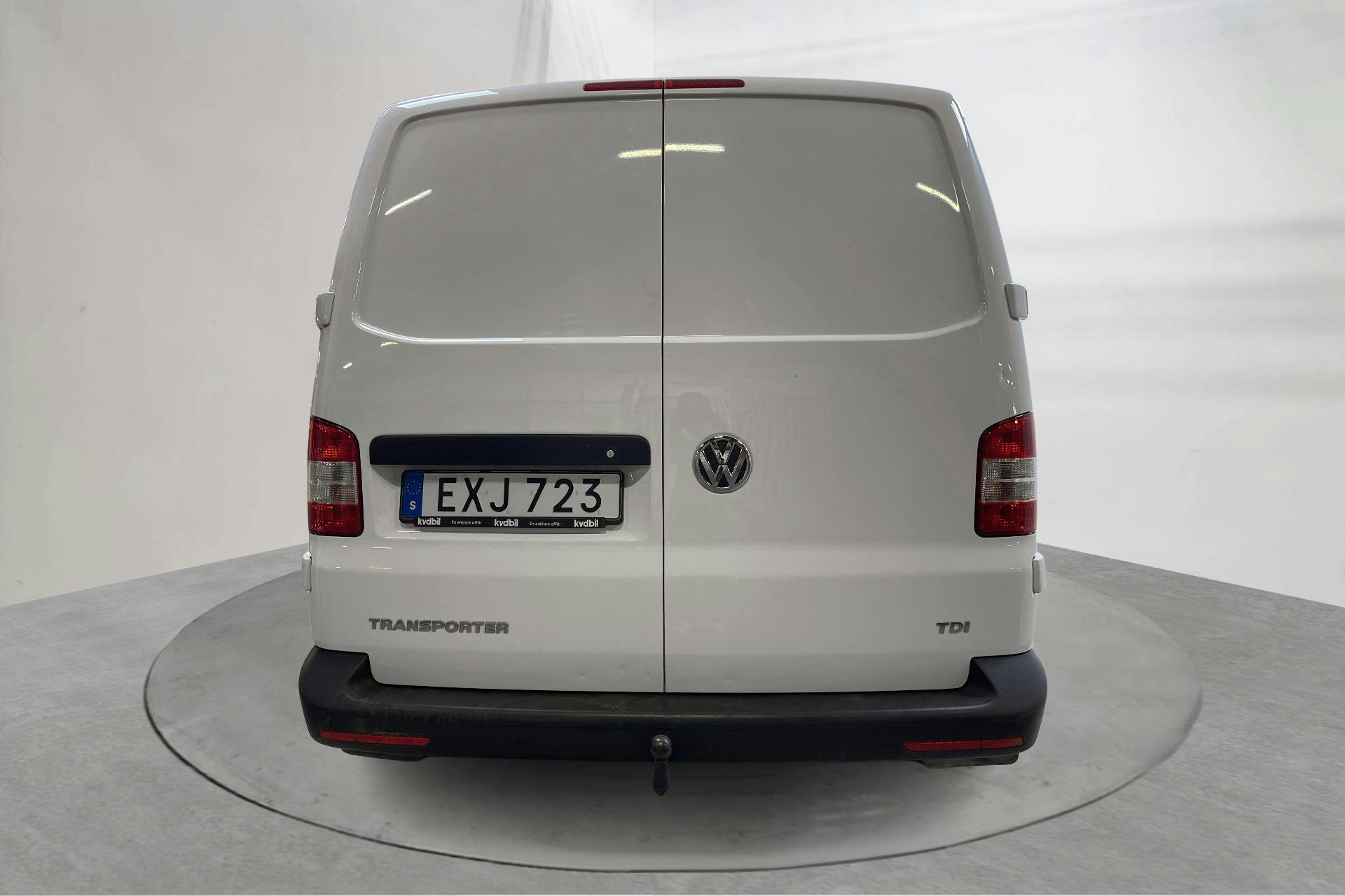 VW Transporter T5 2.0 TDI (102hk) - 8 813 mil - Manuell - vit - 2015