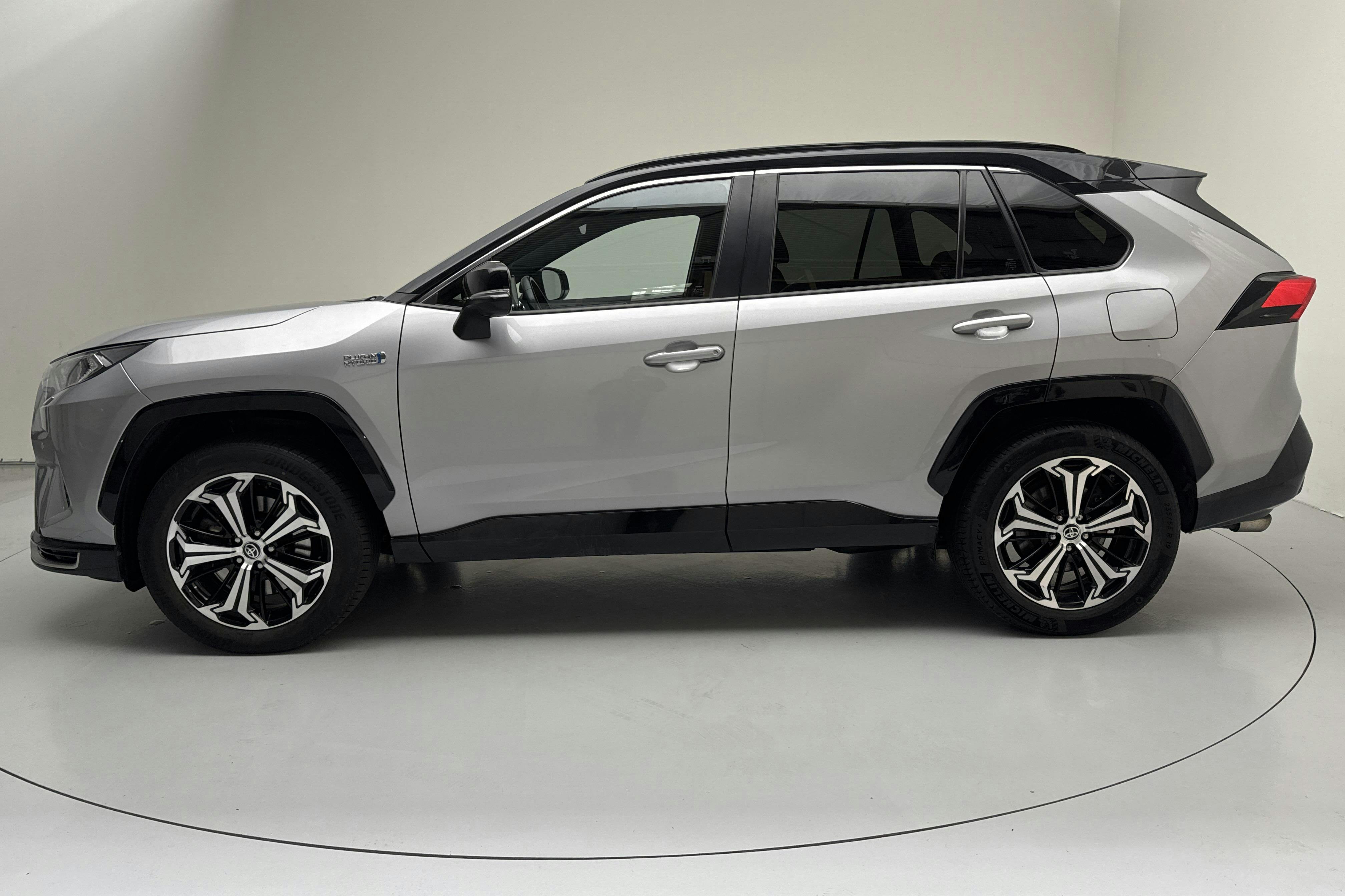 Presentation photo 2 of 16: Toyota RAV4 2.5 Plug-in Hybrid AWD (306hk) - 171 940 km - Automatic - gray - 2021