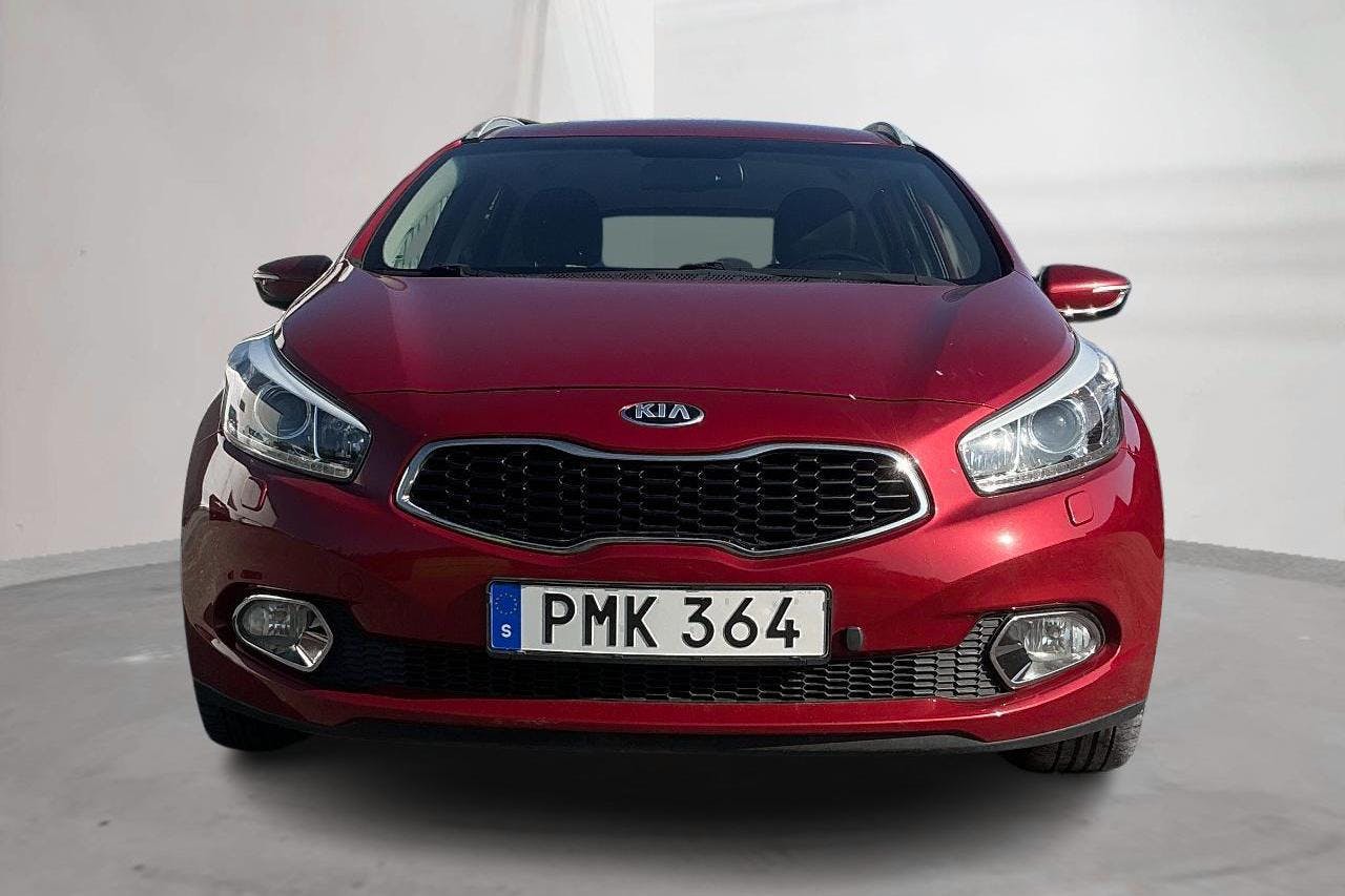 KIA Cee'd 1.6 SW (135hk) - 13 976 mil - Manuell - röd - 2015