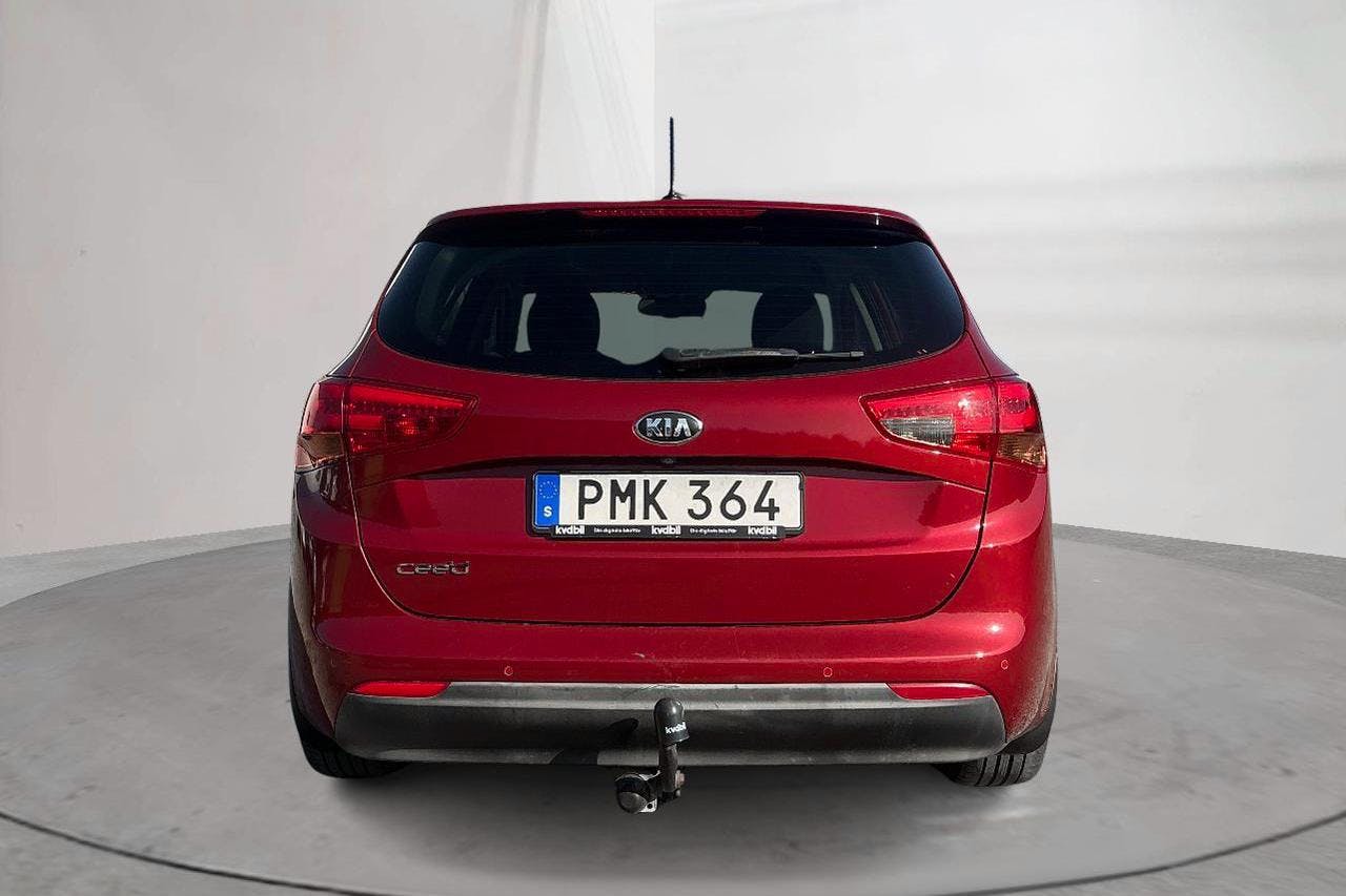 KIA Cee'd 1.6 SW (135hk) - 13 976 mil - Manuell - röd - 2015