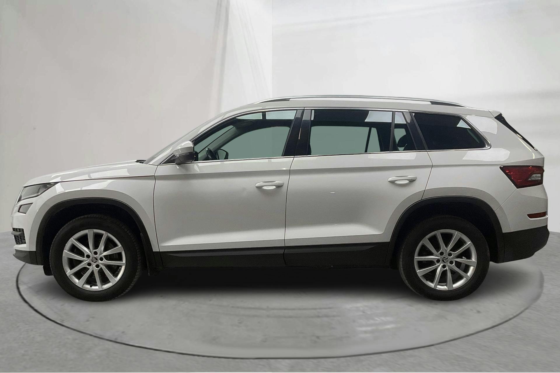 Presentationsfoto 2 av 14: Skoda Kodiaq 2.0 TDI 4X4 (200hk) - 12 877 mil - Automat - vit - 2021