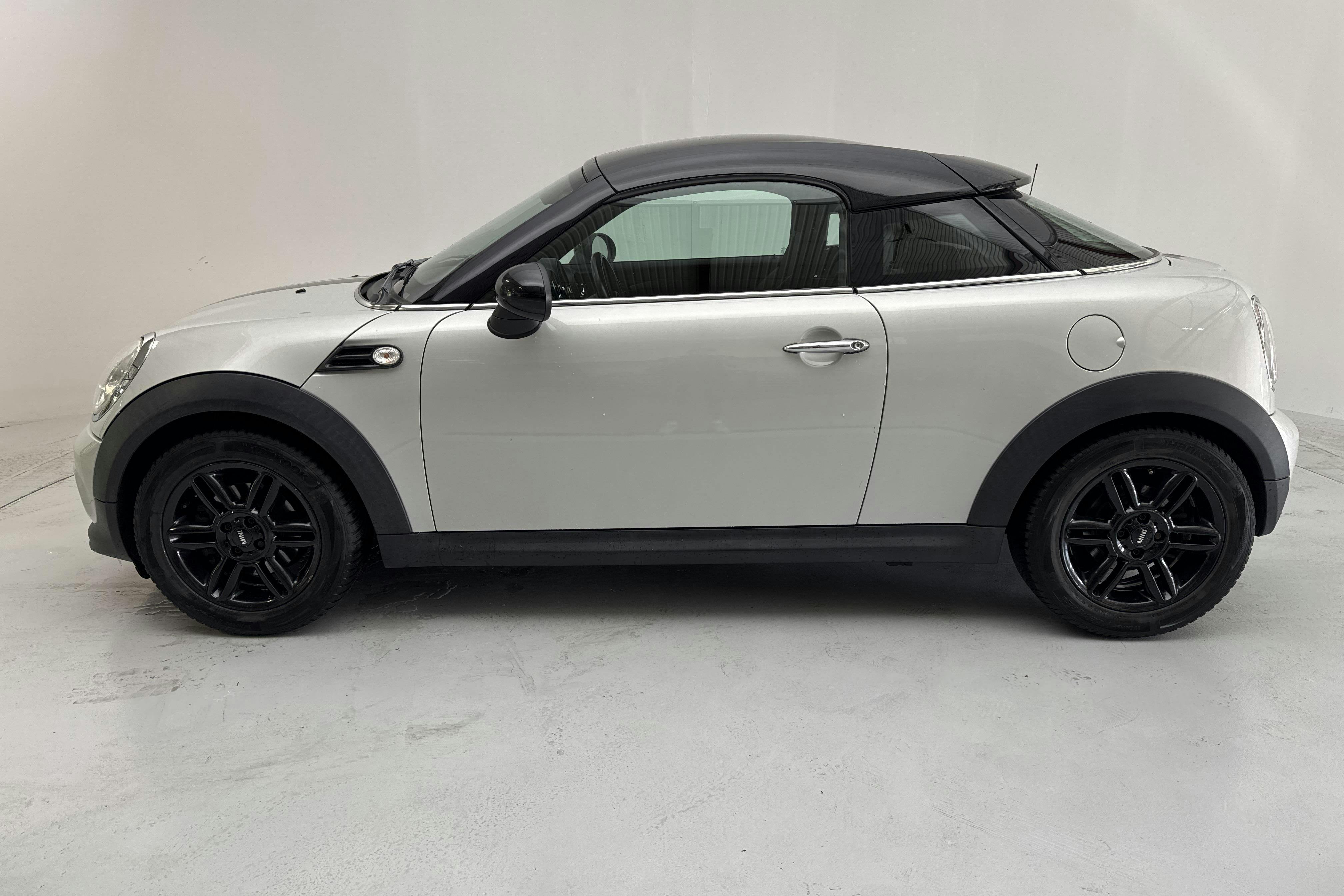 Presentation photo 2 of 10: MINI Cooper Coupé (122hk) - 170 790 km - Manual - silver - 2012