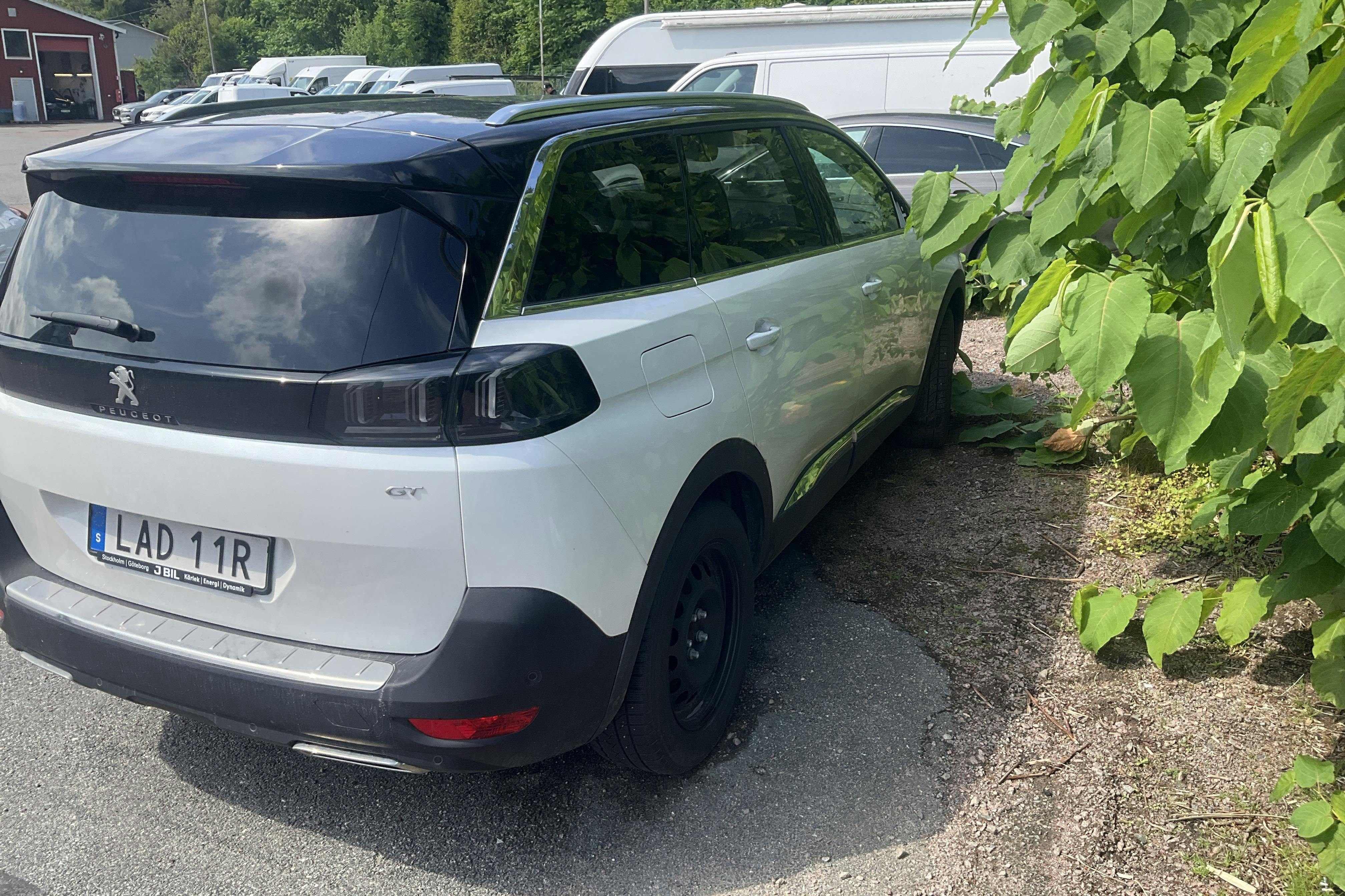 Peugeot 5008 1.2 PureTech (130hk) - 0 mil - Automat - vit - 2024