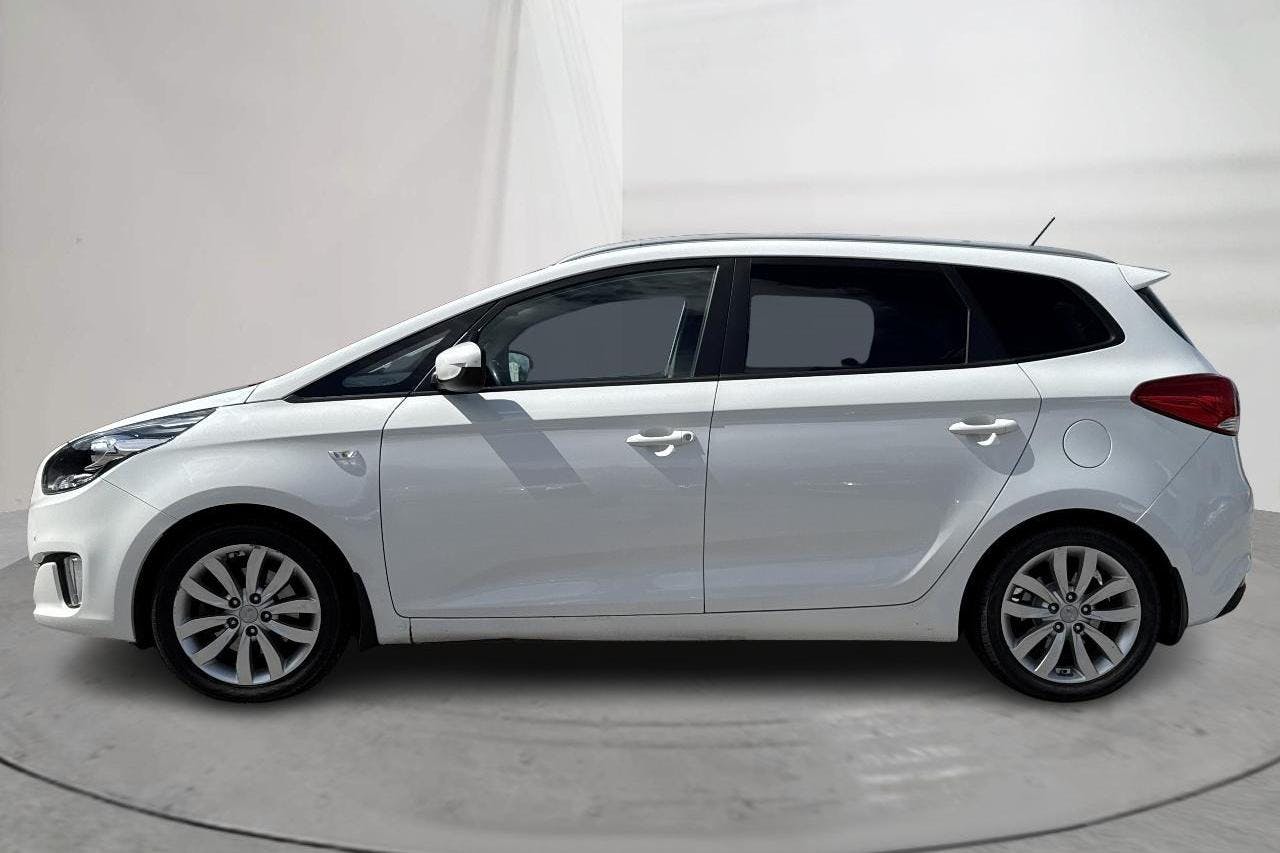 Presentationsfoto 2 av 14: KIA Carens 1.7 CRDi (136hk) - 13 289 mil - Automat - vit - 2016