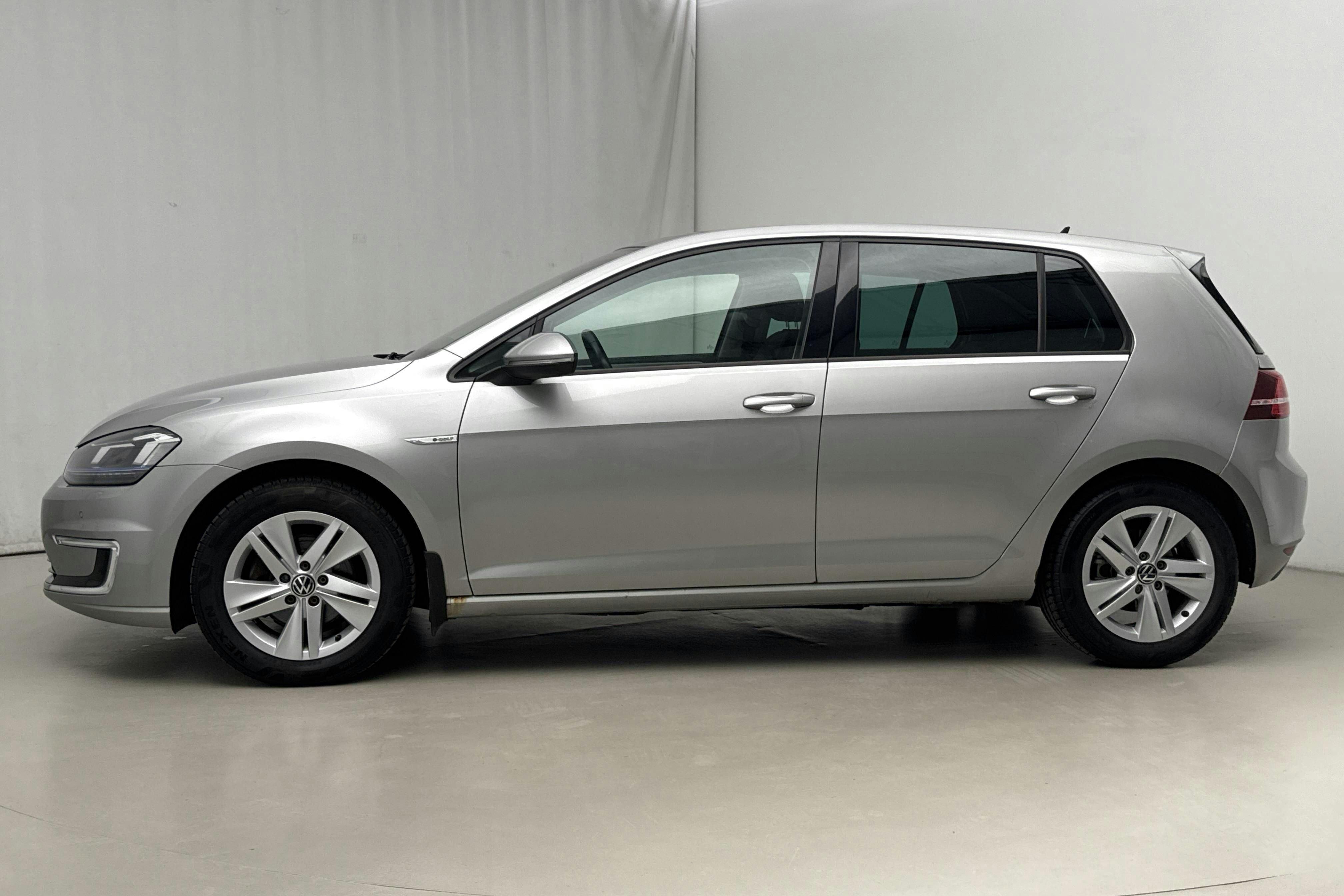 Presentationsfoto 2 av 18: VW e-Golf VII 5dr (115hk) - 15 825 mil - Automat - silver - 2015