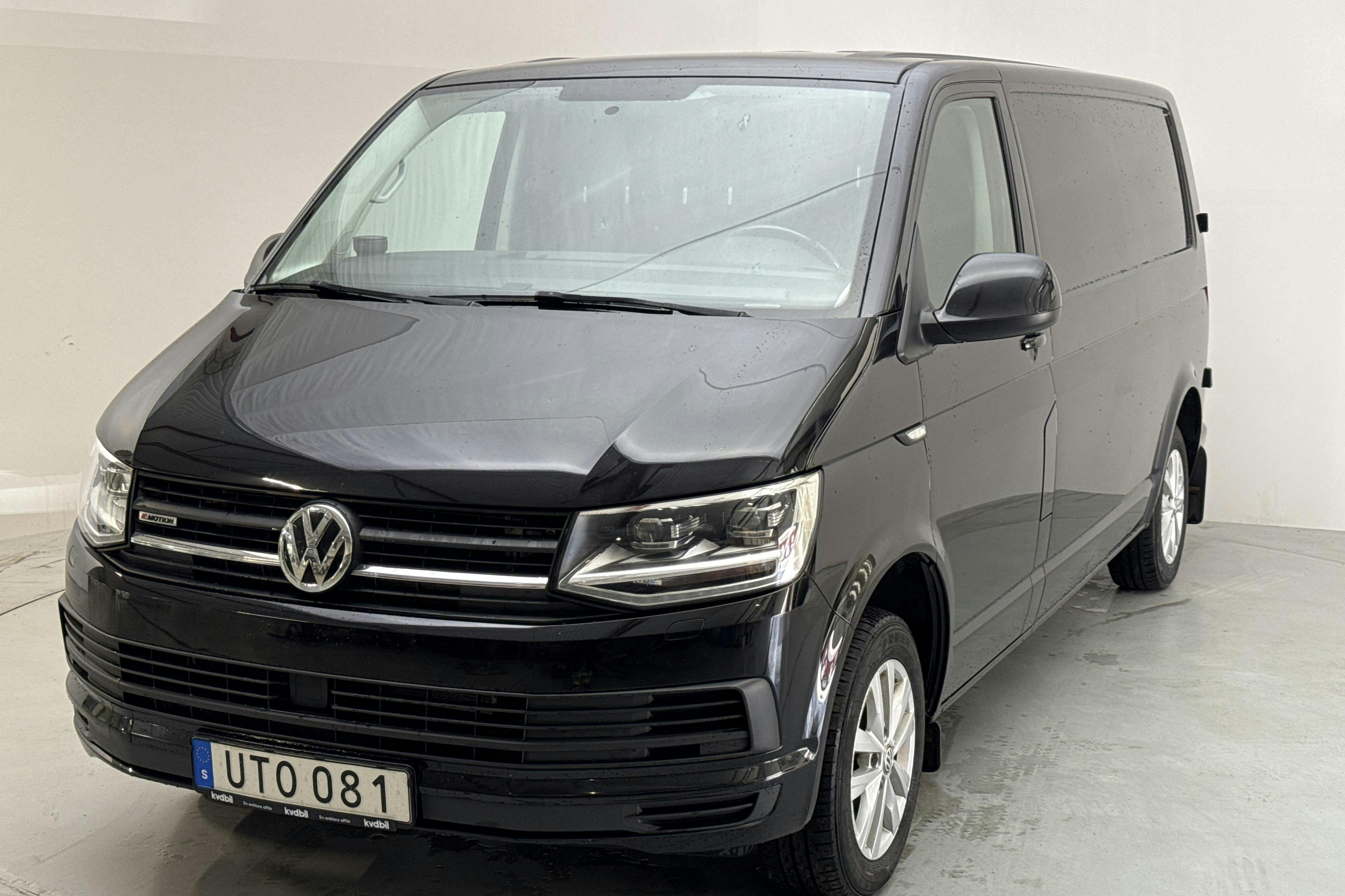 VW Transporter T6 2.0 TDI BMT Skåp 4MOTION (150hk) - 15 379 mil - Automat - svart - 2019