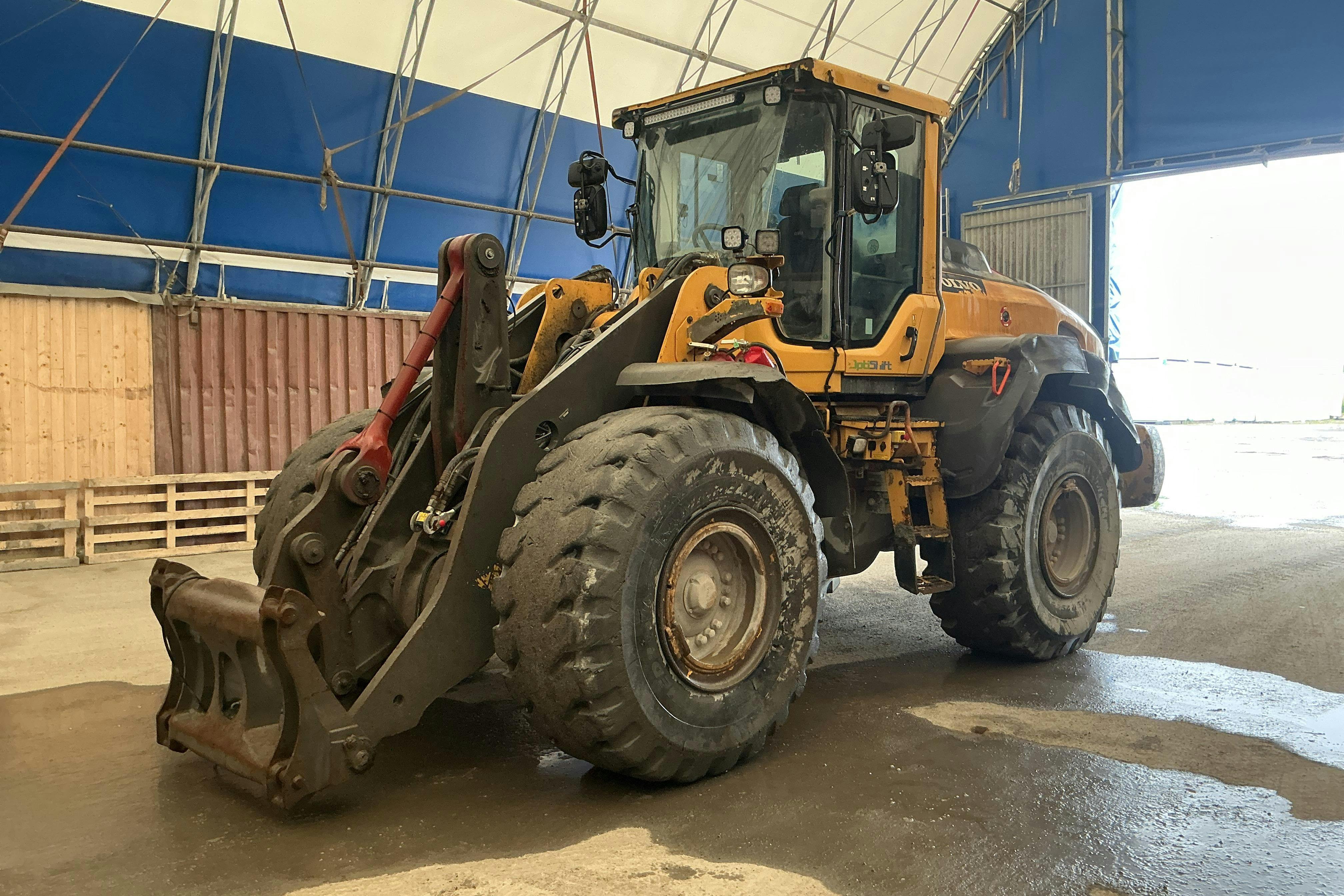 Volvo L120H -  - Automat - gul - 2015