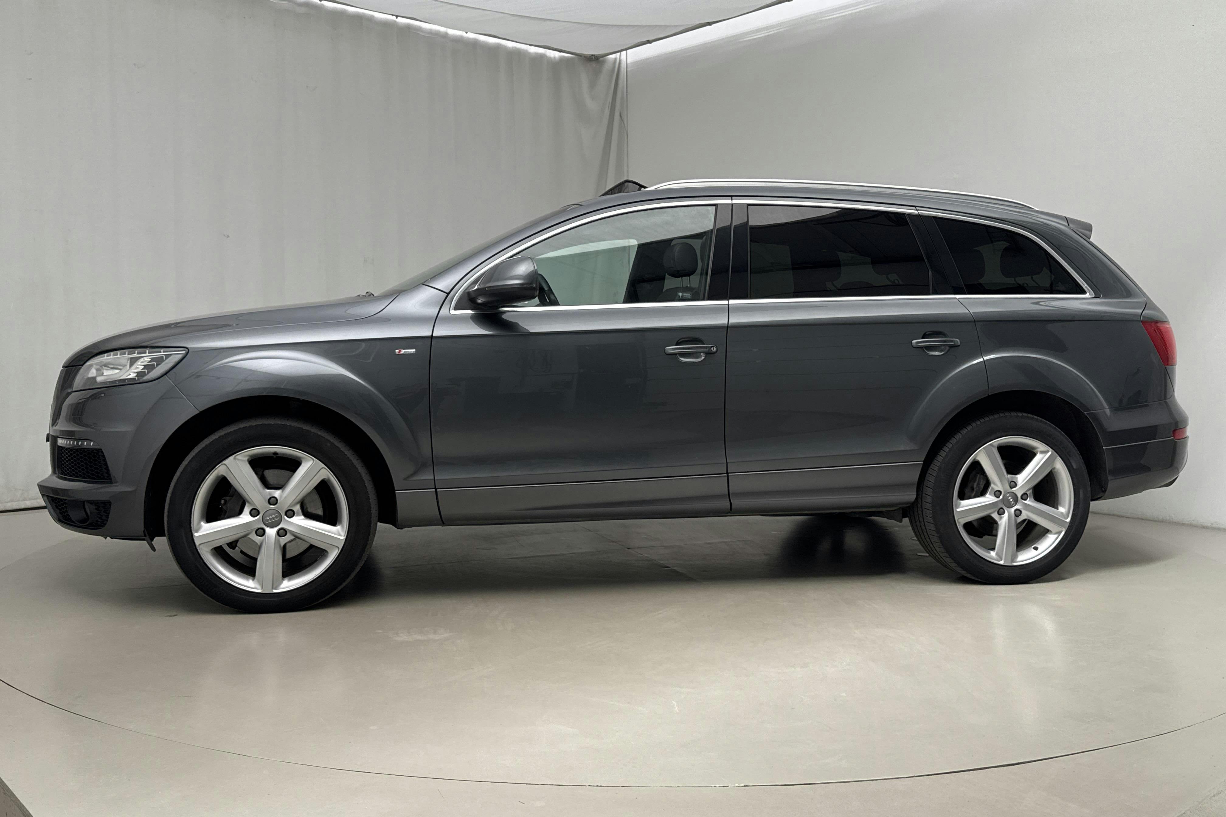 Presentation photo 2 of 22: Audi Q7 3.0 TDI quattro (245hk) - 203 430 km - Automatic - gray - 2012