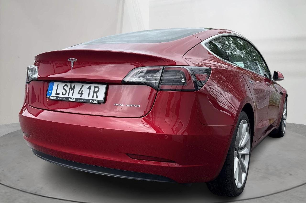 Tesla Model 3 Long Range Dual Motor AWD - 172 940 km - Automatic - red - 2019