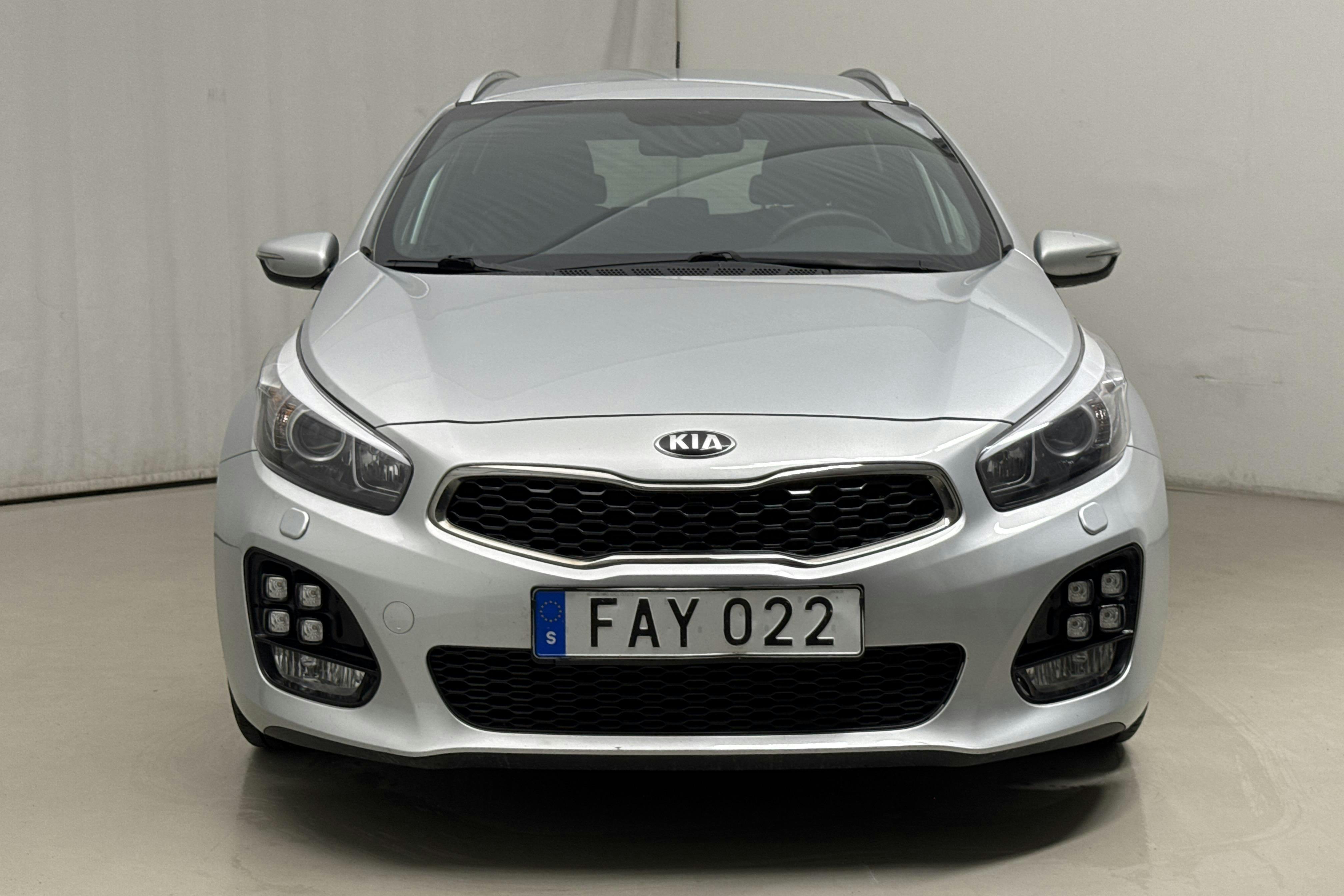 KIA Cee'd 1.6 CRDi SW (136hk) - 13 785 mil - Manuell - grå - 2016