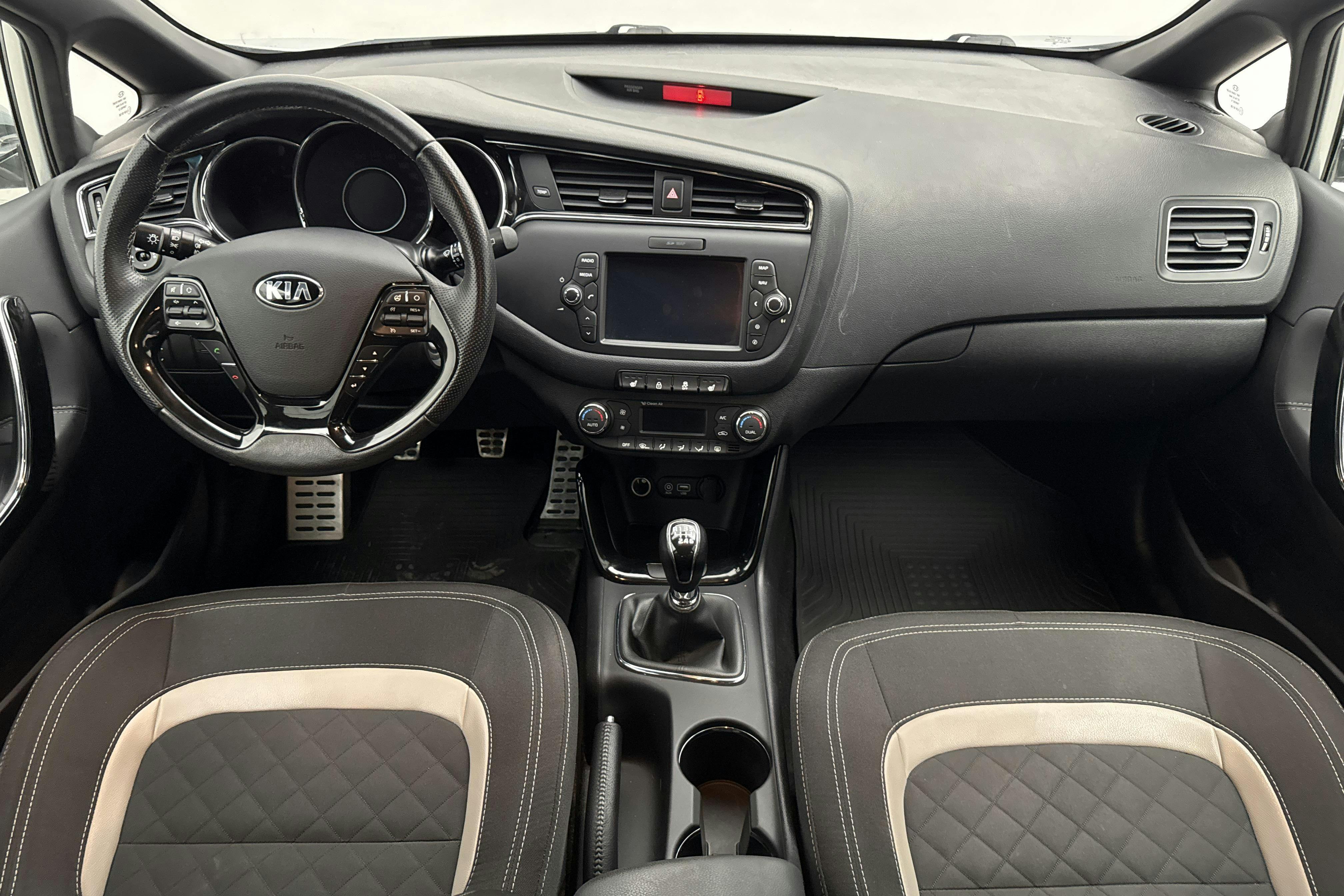 KIA Cee'd 1.6 CRDi SW (136hk) - 13 785 mil - Manuell - grå - 2016