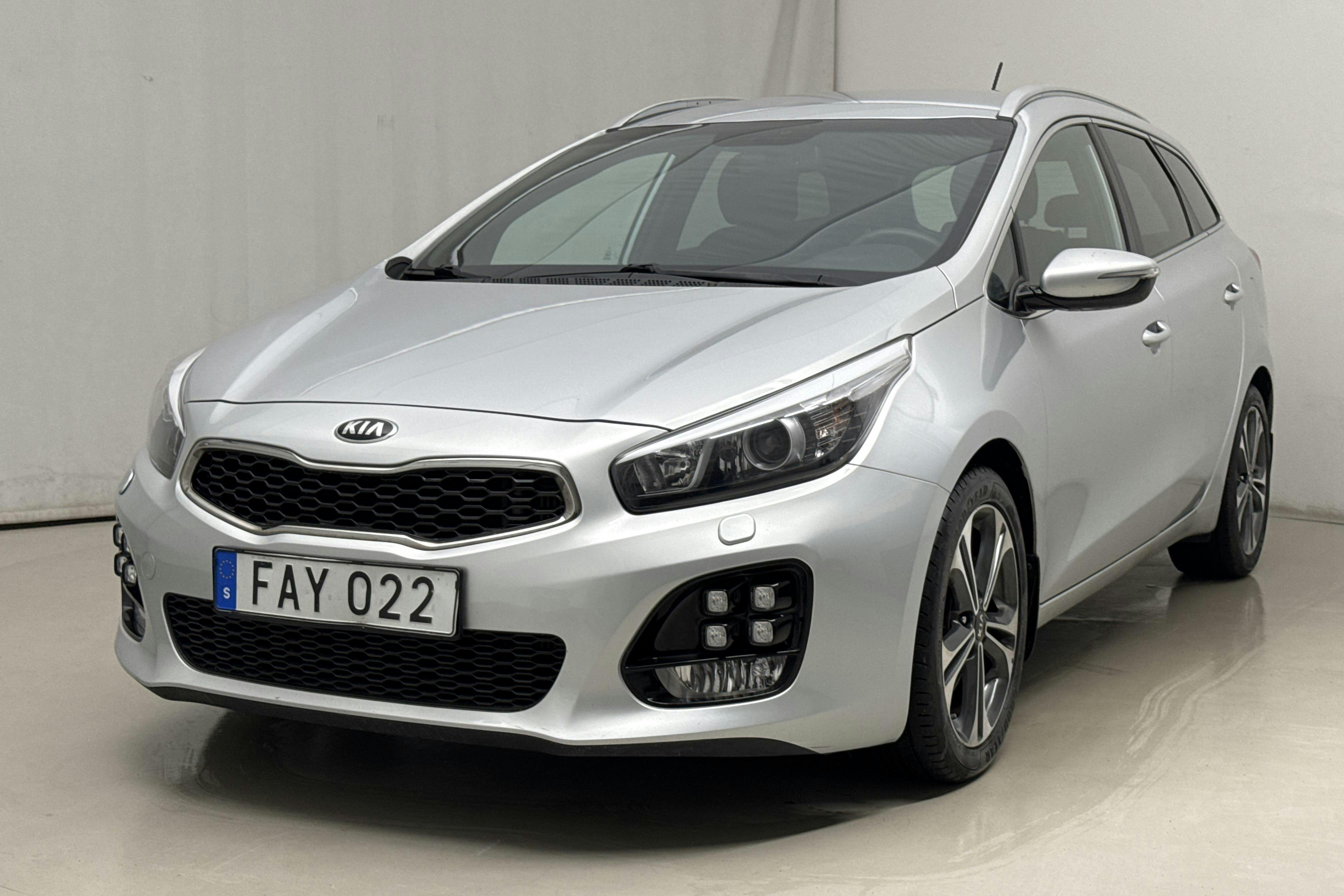 KIA Cee'd 1.6 CRDi SW (136hk) - 13 785 mil - Manuell - grå - 2016