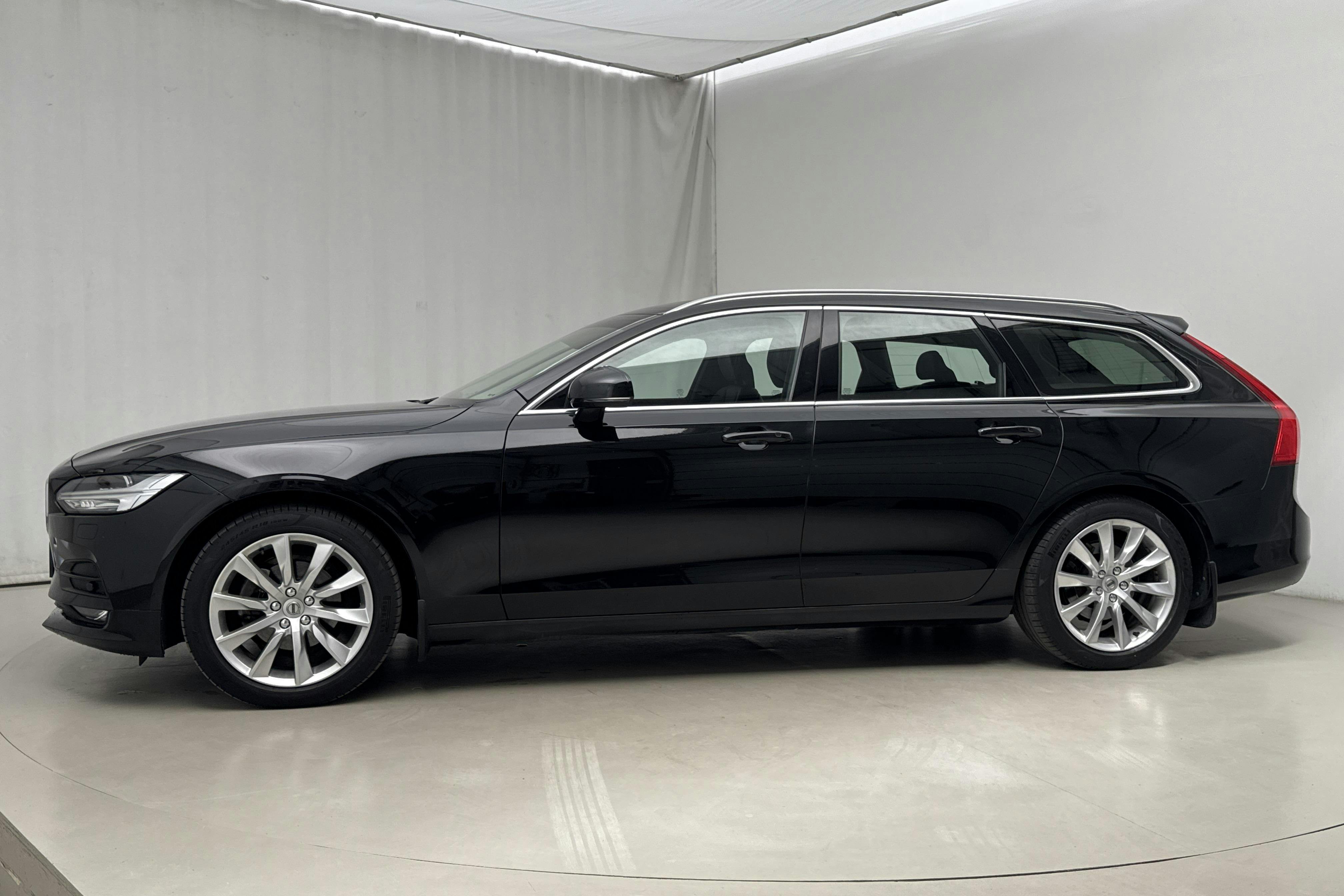 Presentation photo 2 of 18: Volvo V90 D4 (190hk) - 262 770 km - Automatic - black - 2018