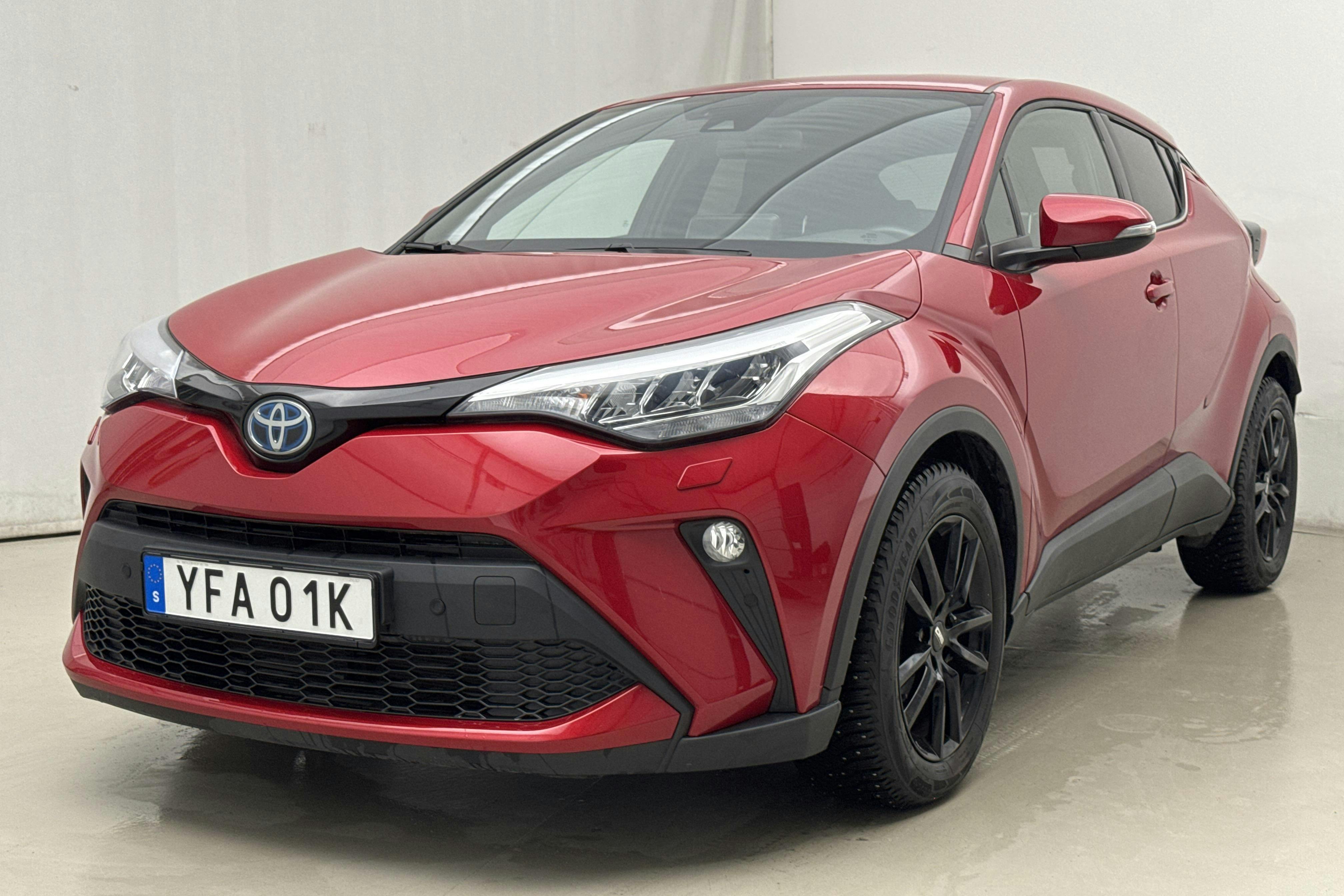 Toyota C-HR 1.8 HSD (122hk) - 3 152 mil - Automat - röd - 2022