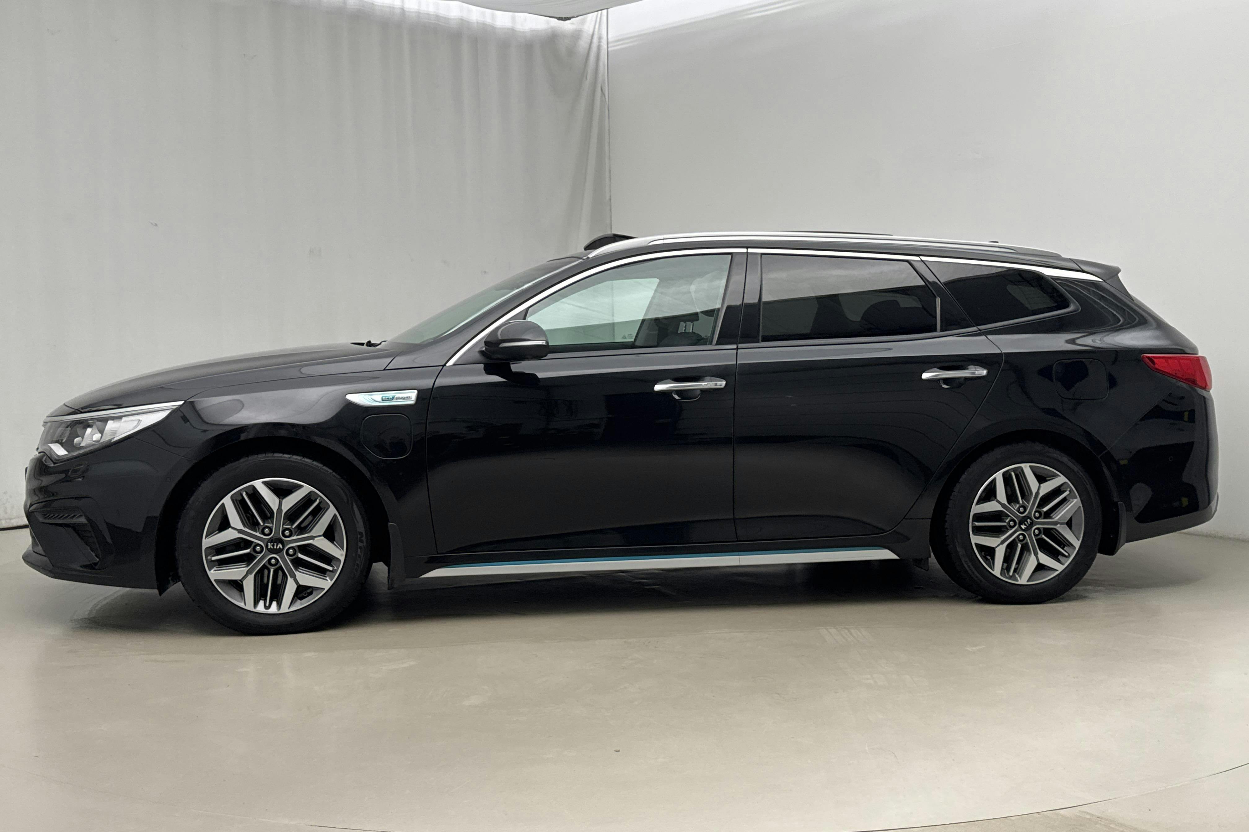 Esitlusfoto 2 aadressil 21: KIA Optima 2.0 GDi Plug-in Hybrid SW (205hk) - 82 440 km - Automaatne - must - 2020